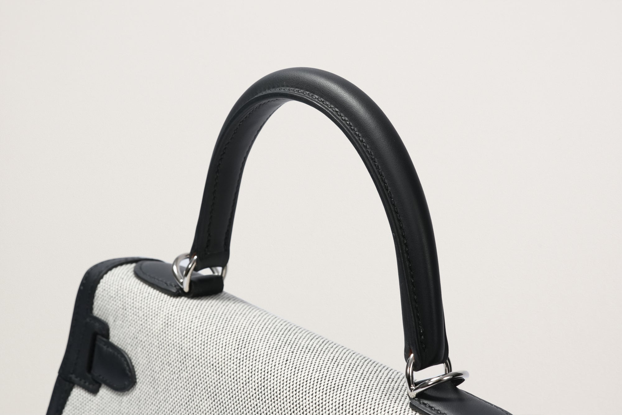 HERMES ケリー28 黒/エクリュ – GINZA SATAKE