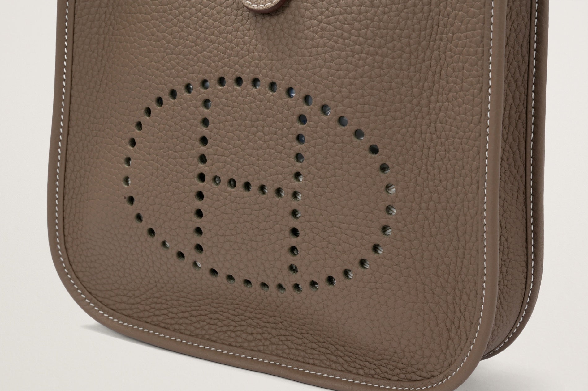 HERMES エブリン23 エトゥープ