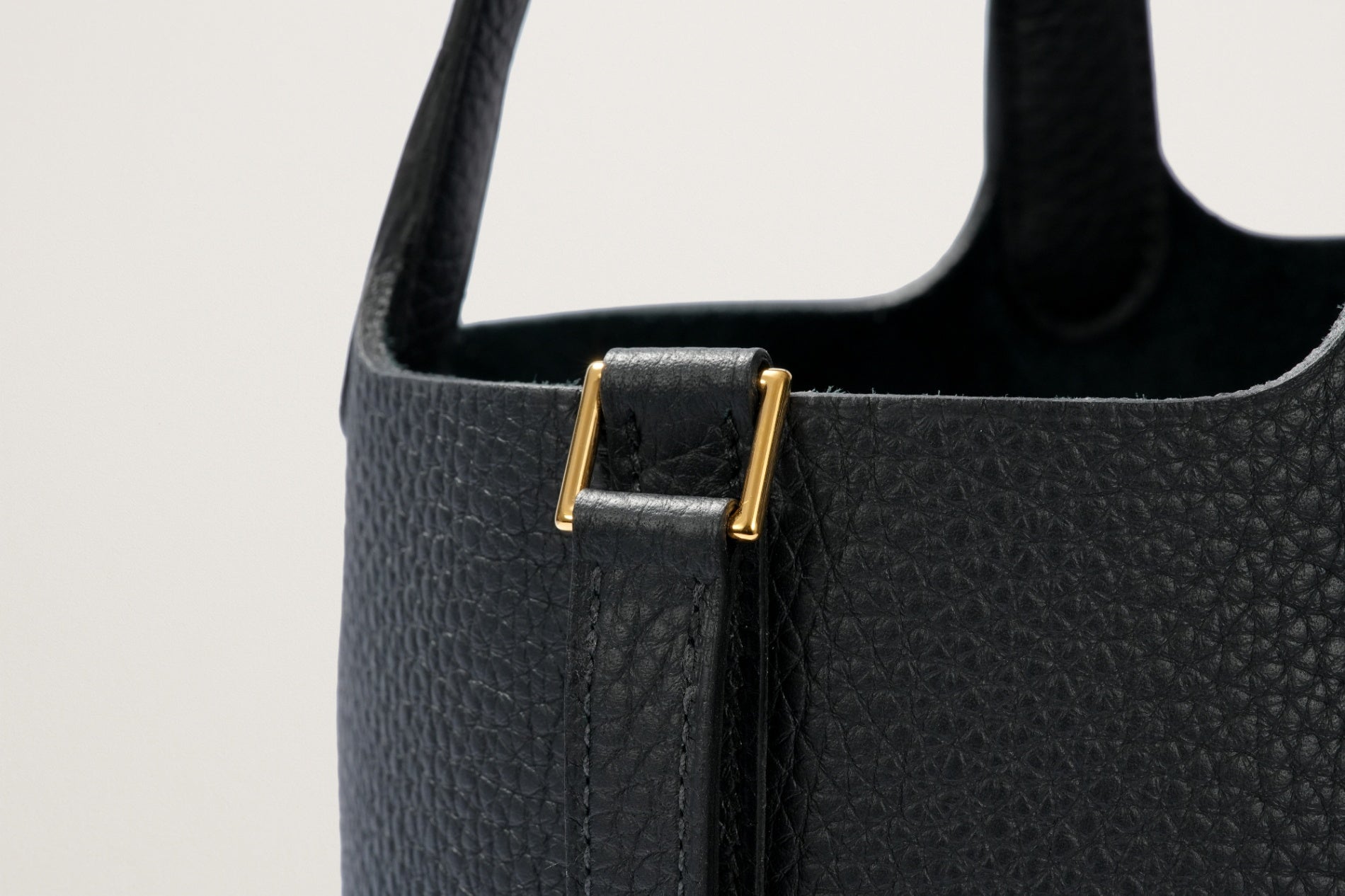 HERMES ピコタンロック18 黒