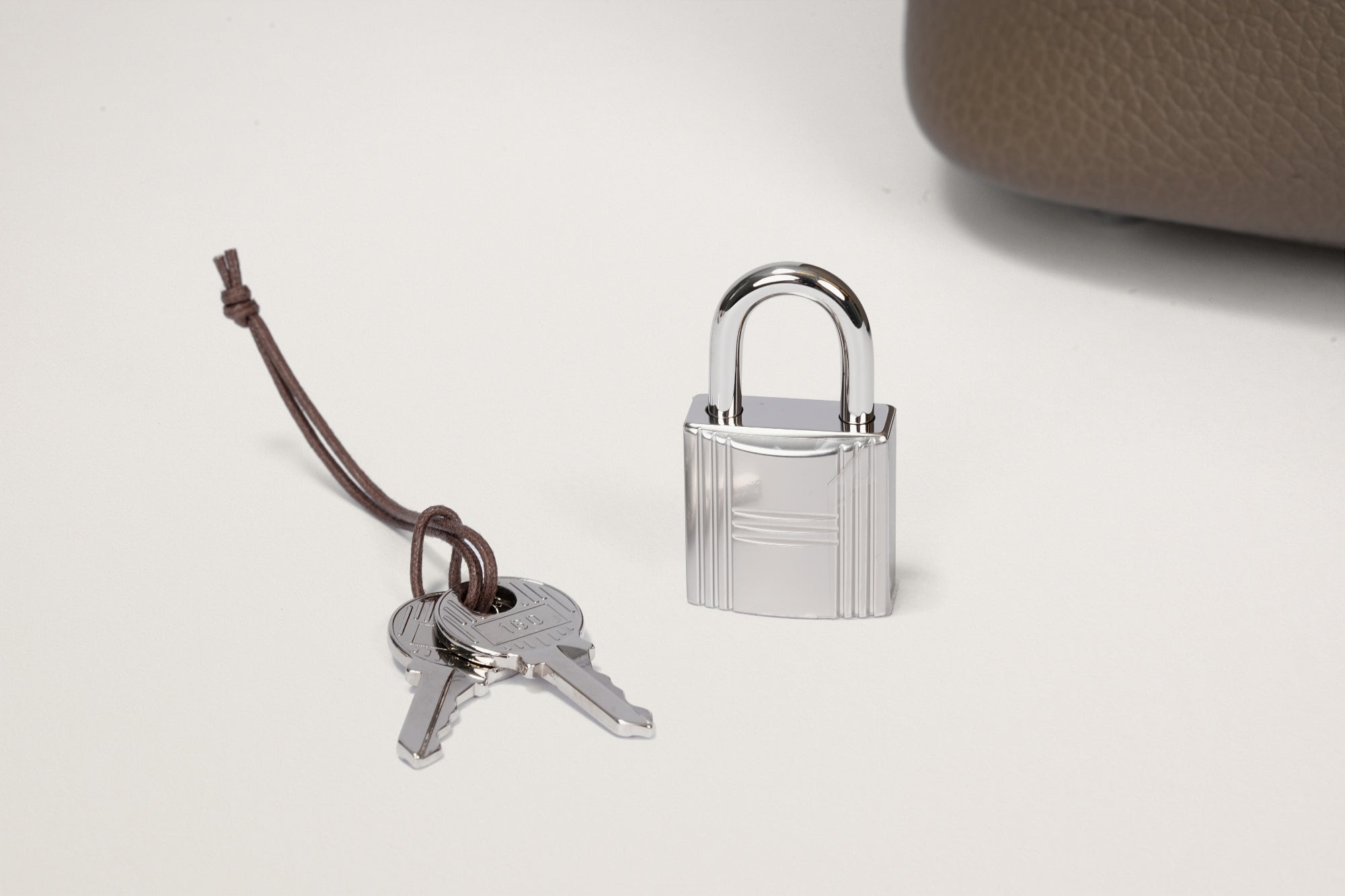 HERMES ピコタンロック18 エトゥープ