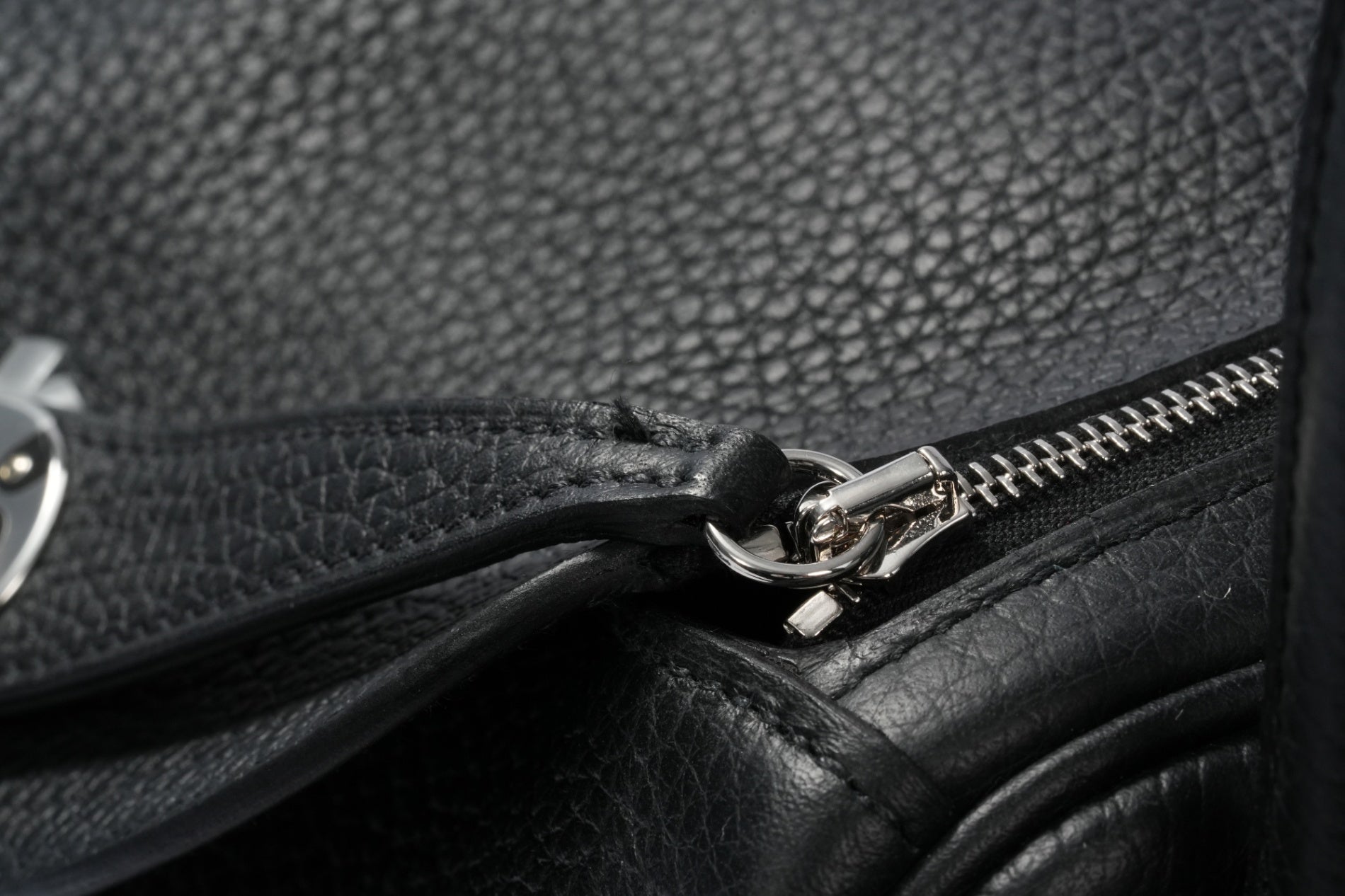 HERMES リンディ26 黒 – GINZA SATAKE