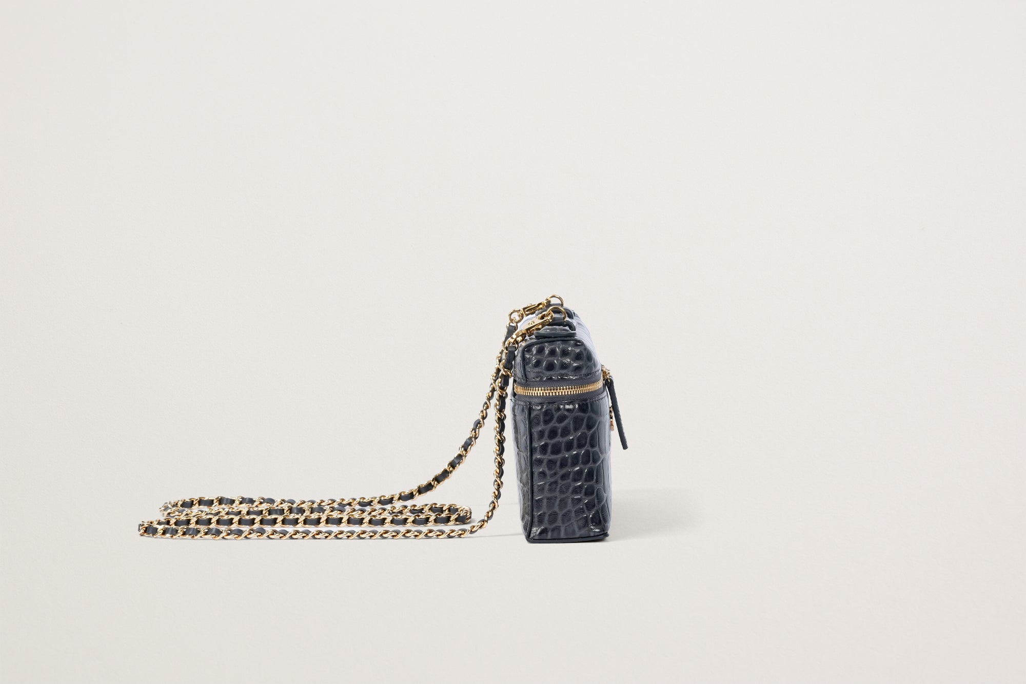 CHANEL マトラッセ スモールヴァニティケース – GINZA SATAKE