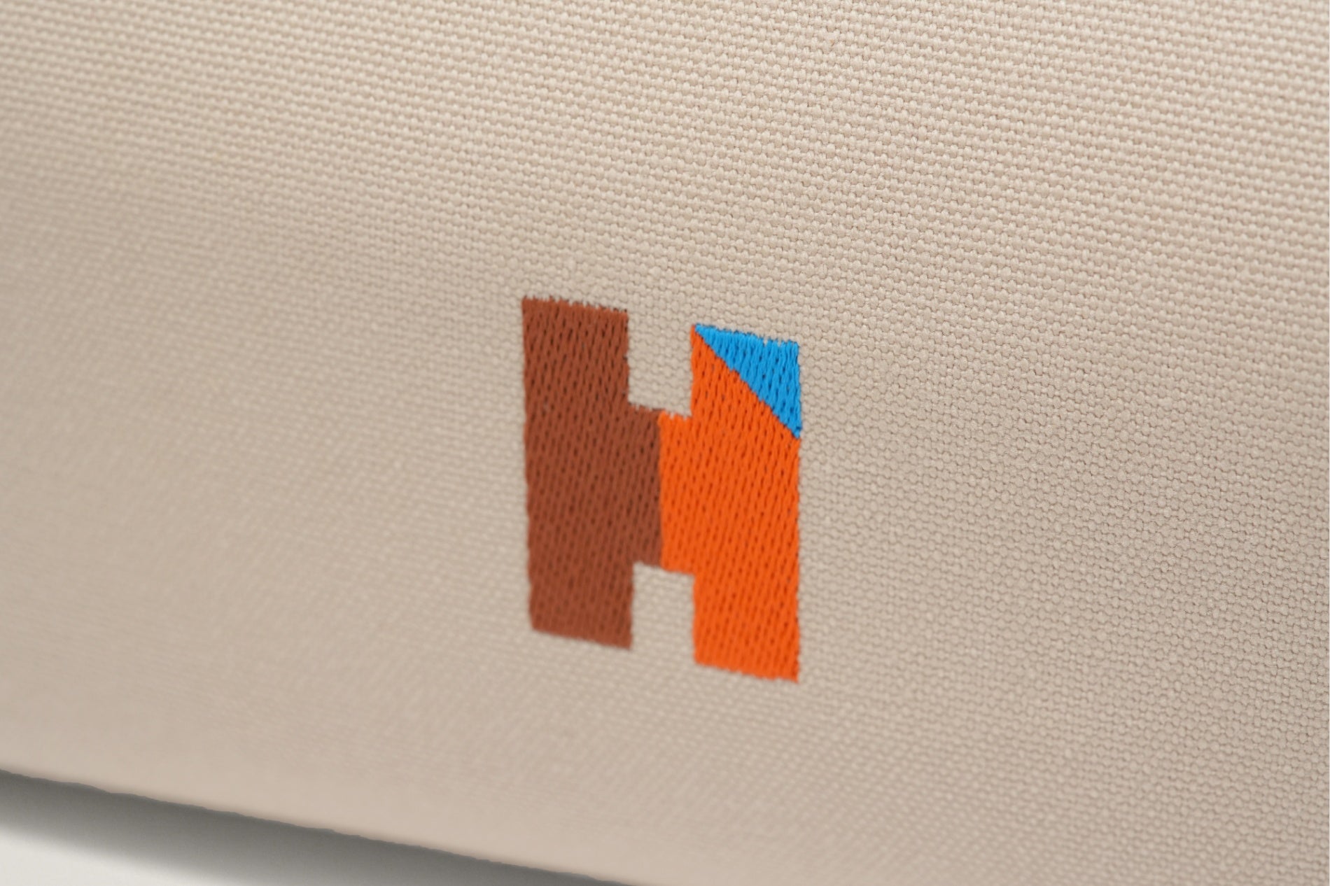 HERMES ポーチ《ブリッド・ア・ブラック・Hパヴィヨン》PM ナチュラル