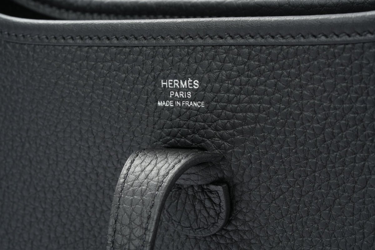 HERMES エヴリン23 黒