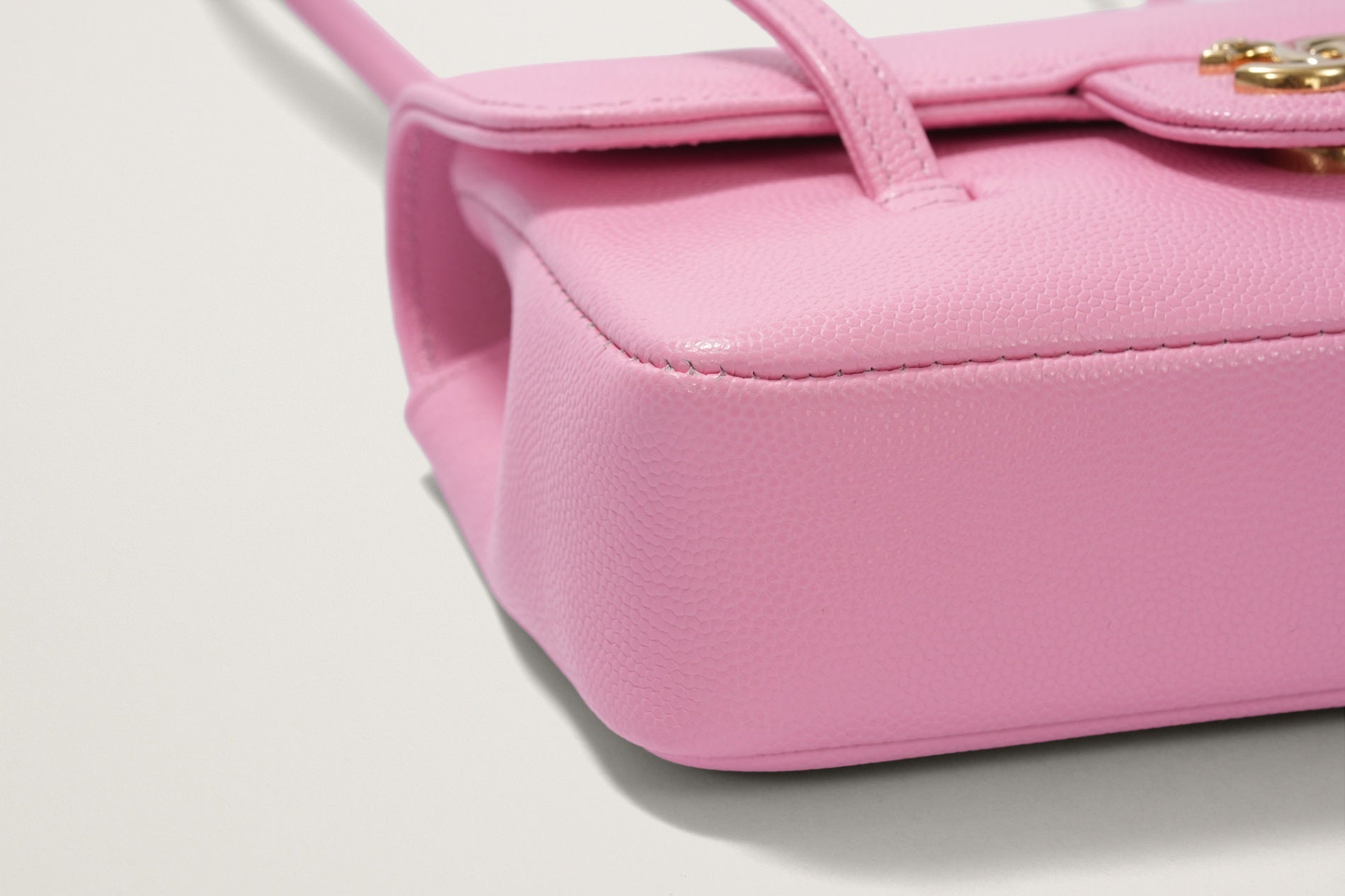 CHANEL ストラップ クラッチ バッグ