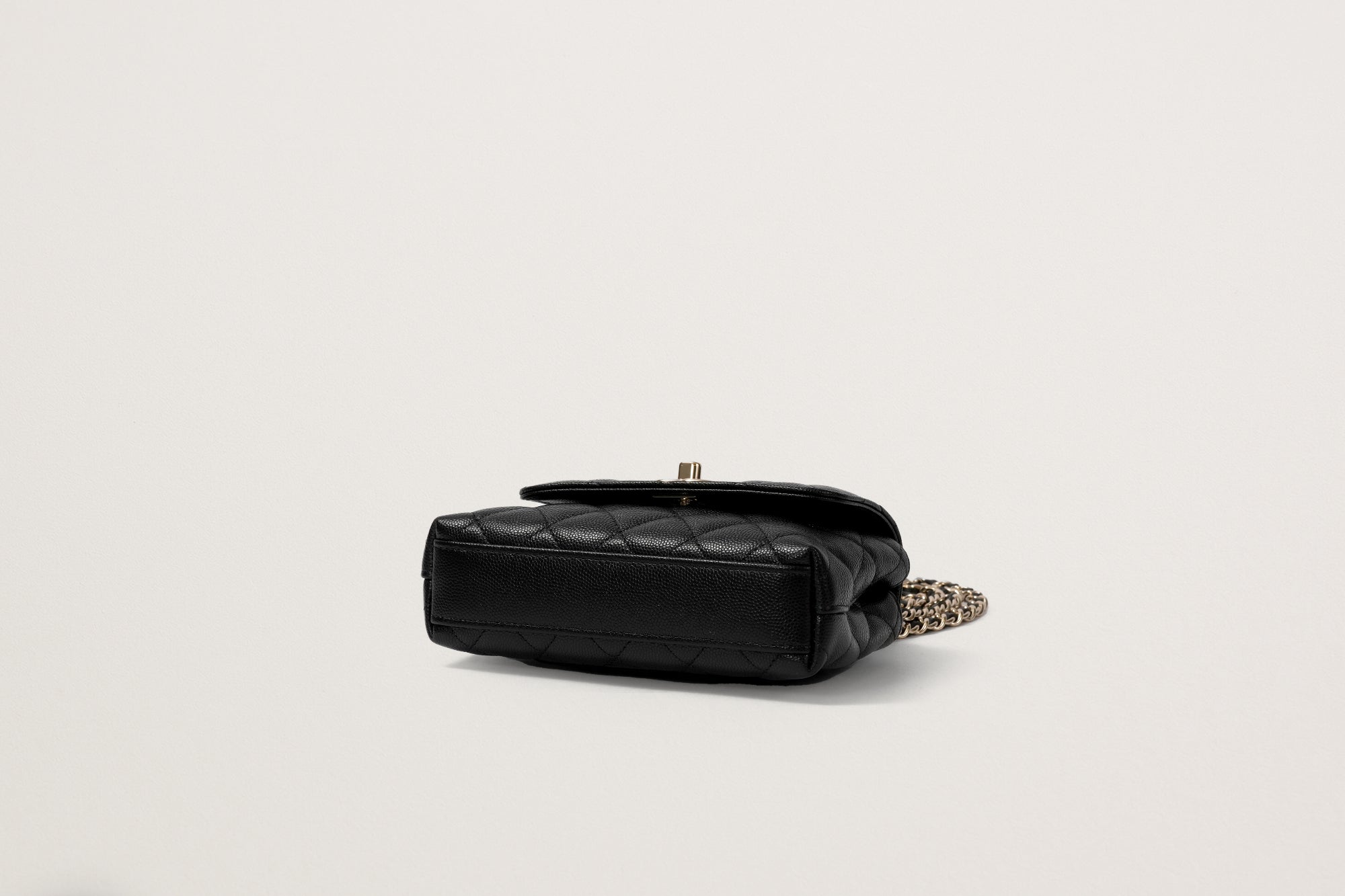 CHANEL ココハンドルマトラッセバッグ – GINZA SATAKE CHANEL ココハンドルマトラッセバッグ – GINZA SATAKE