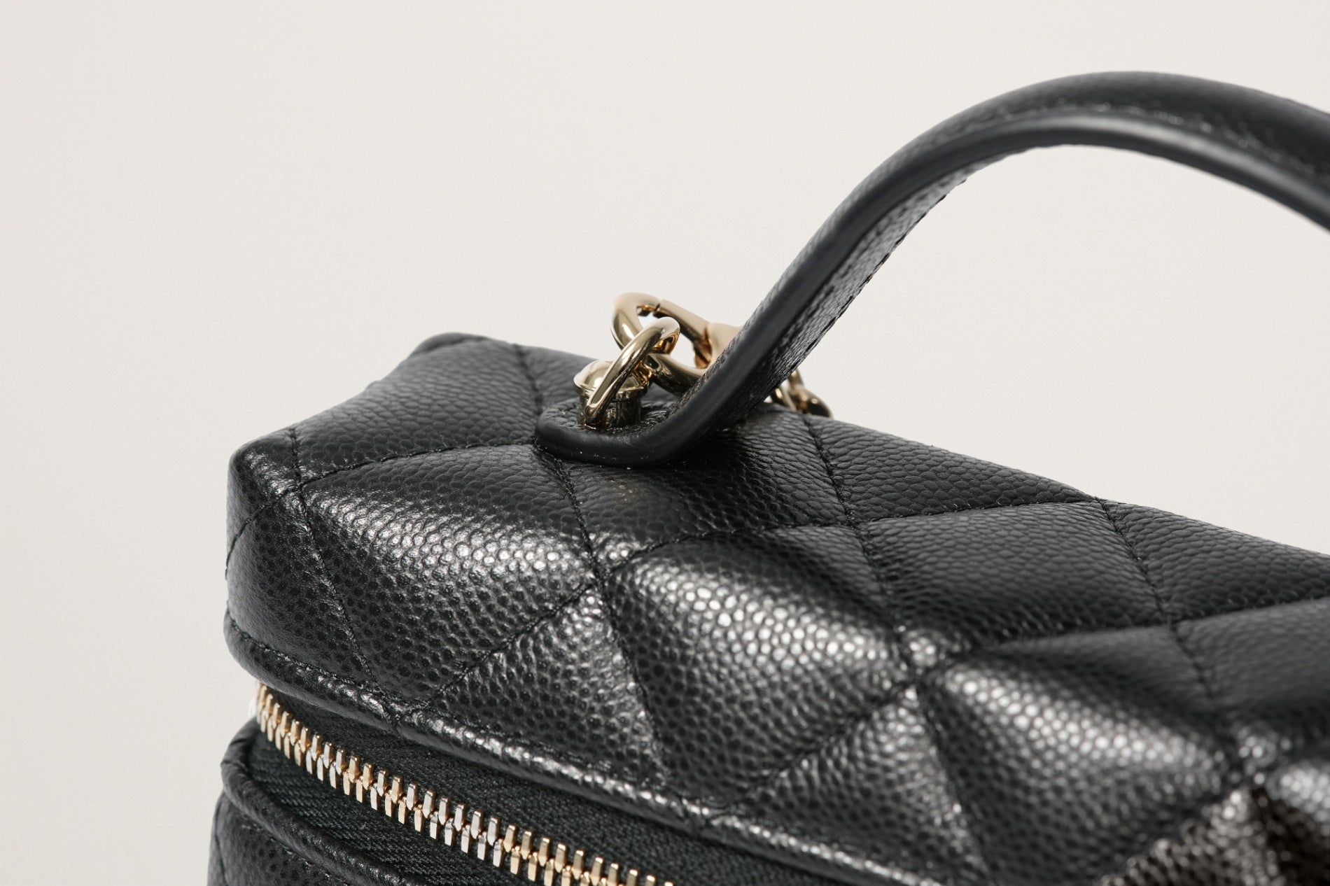 CHANEL マトラッセ スモールヴァニティケース