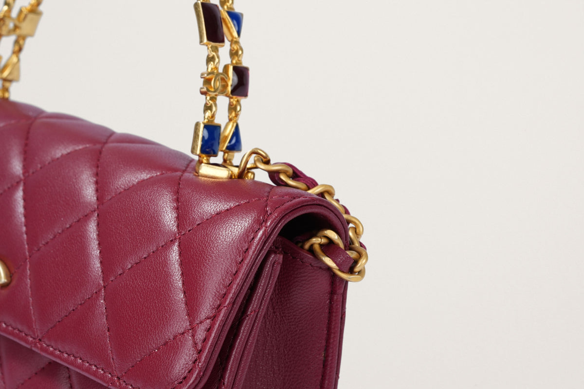 CHANEL 22B マトラッセ エナメル トップハンドル フラップバッグ