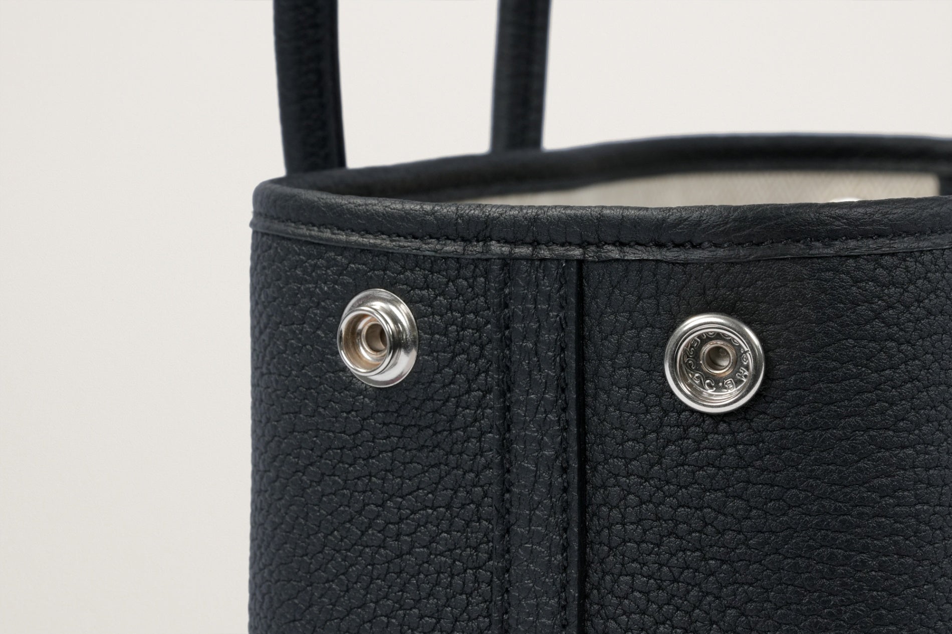 HERMES ネオ・ガーデン23 黒 – GINZA SATAKE