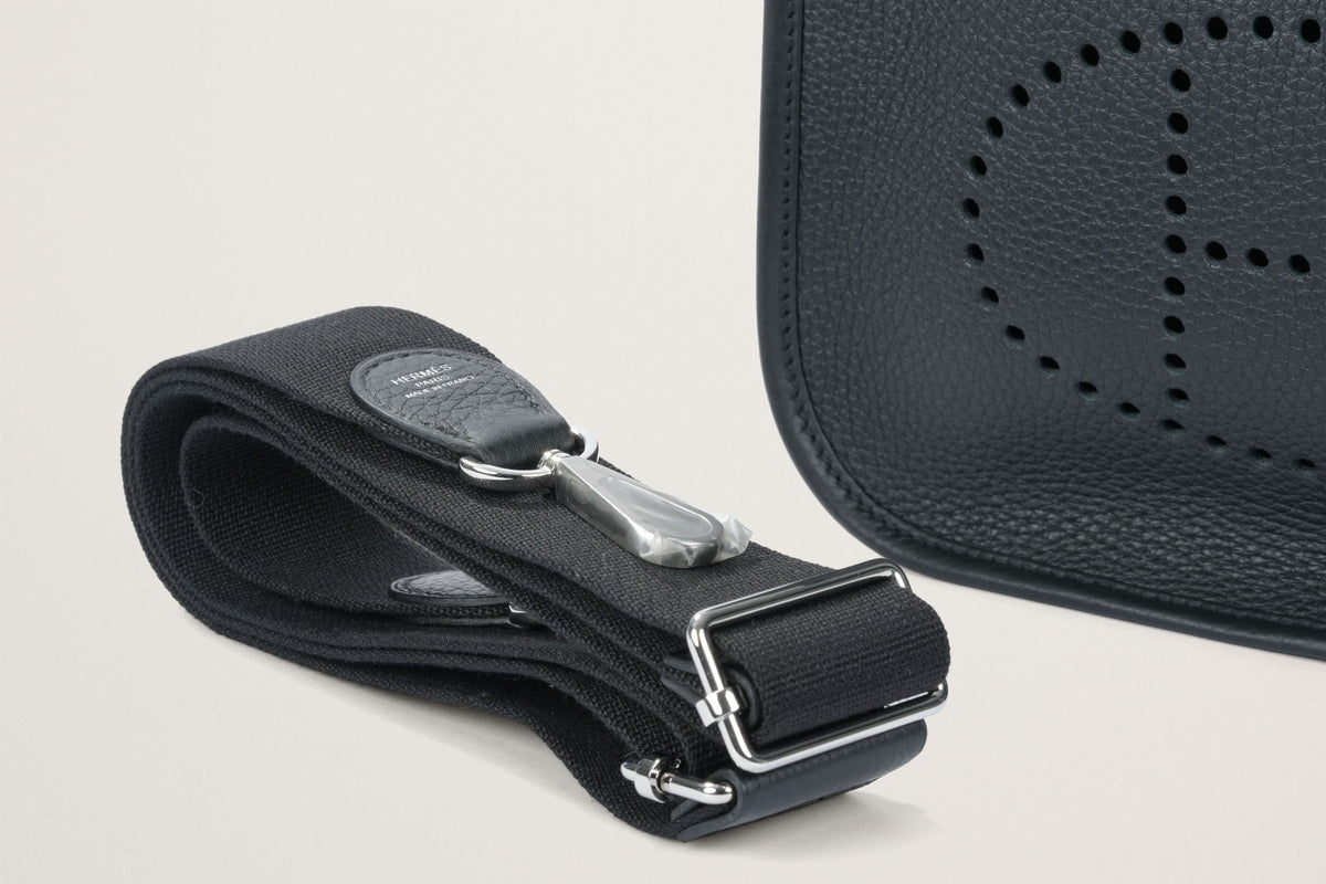 HERMES エヴリン23 黒