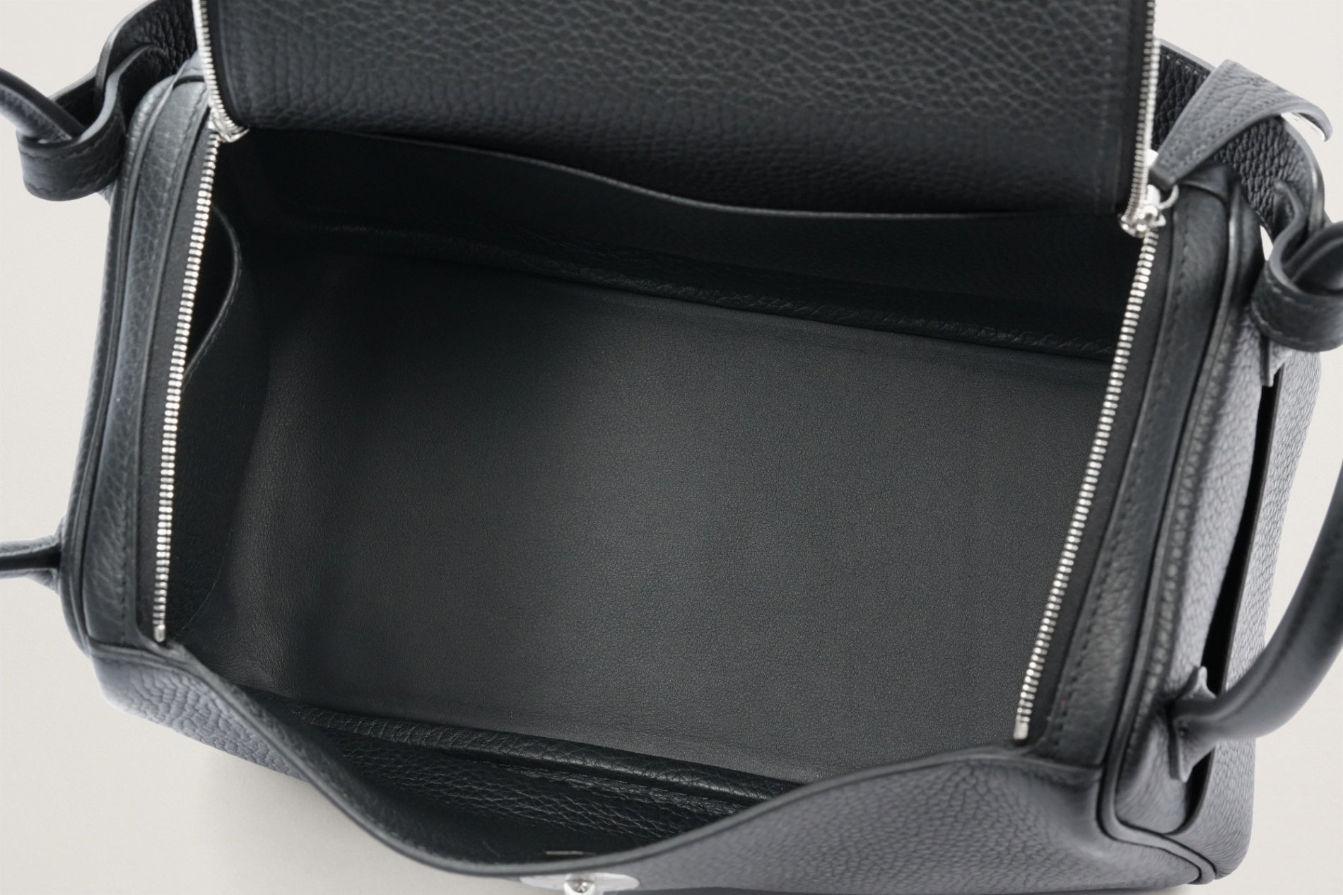 HERMES リンディ26 黒