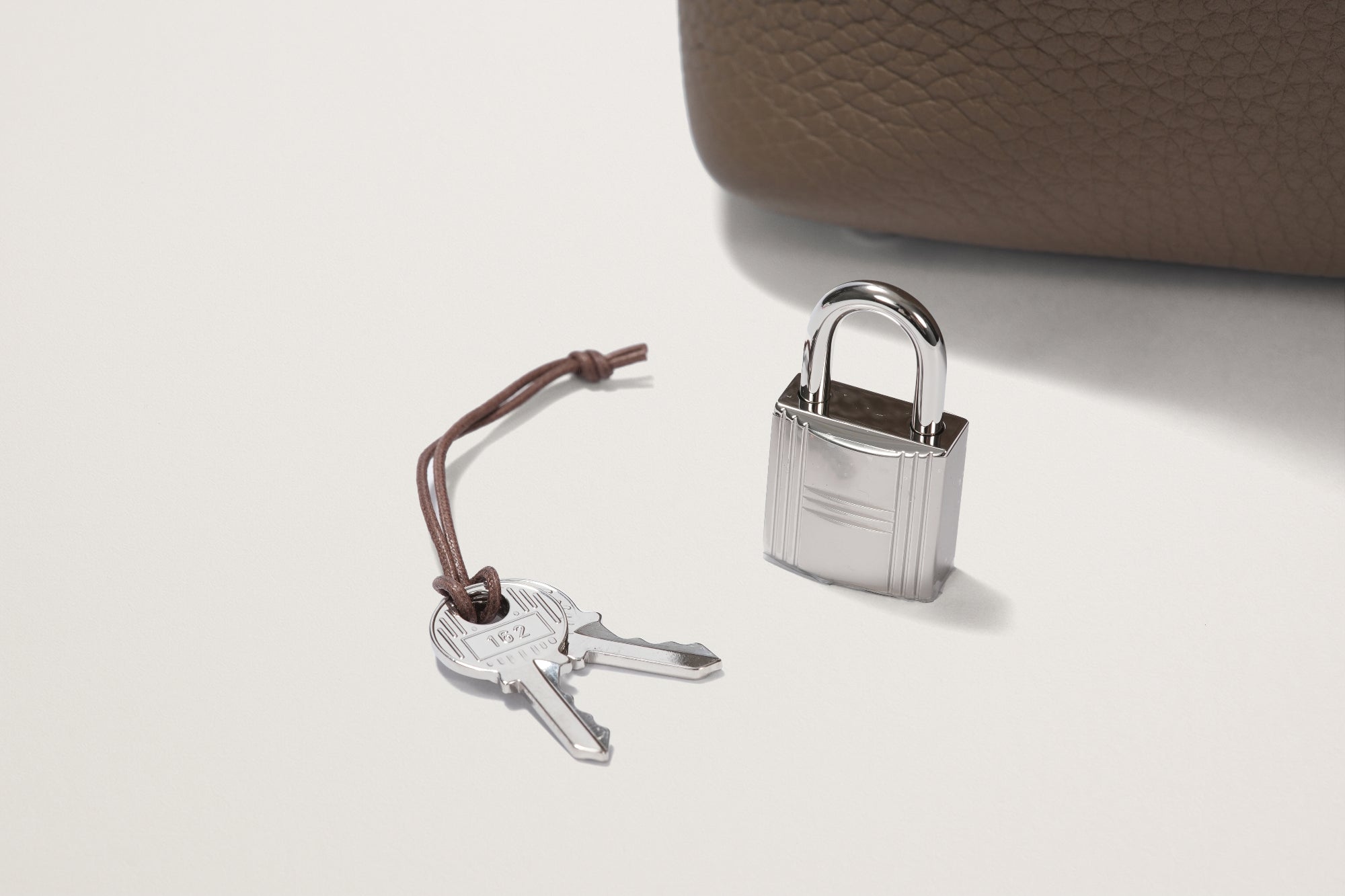 HERMES ピコタンロック18 エトゥープ