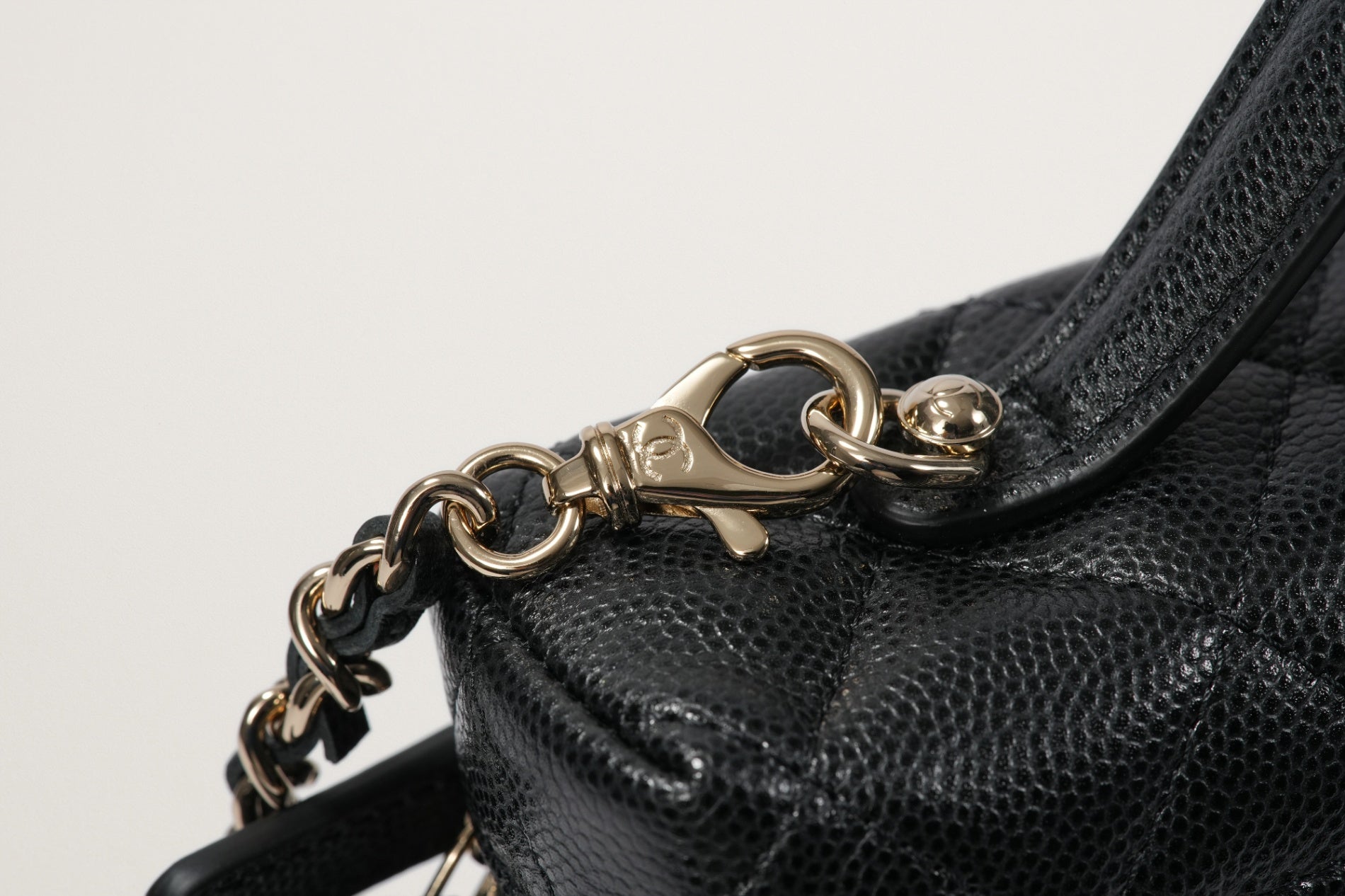 CHANEL マトラッセ スモールヴァニティケース – GINZA SATAKE