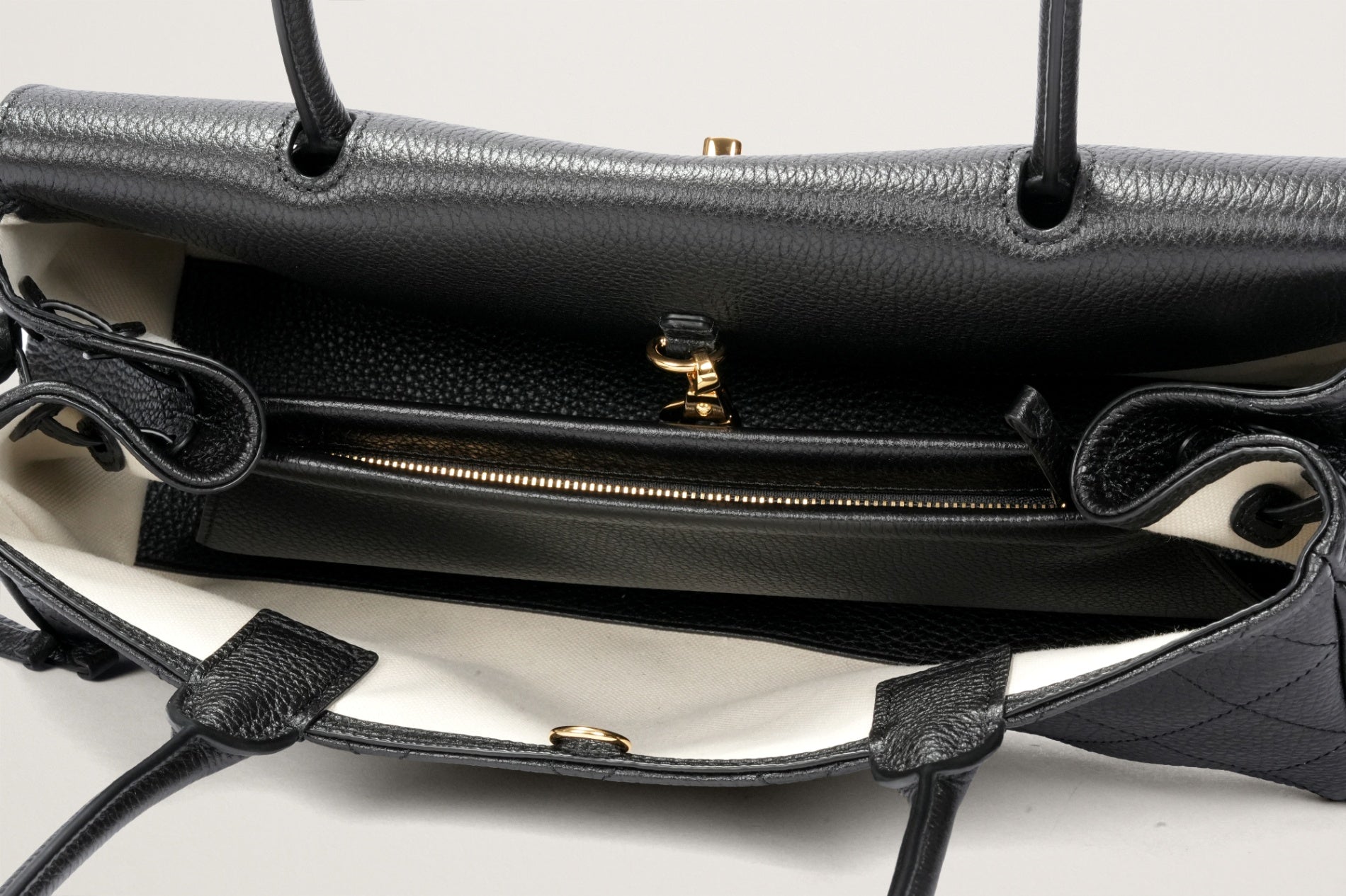CHANEL シャネルスモール ショッピング バッグ – GINZA SATAKE