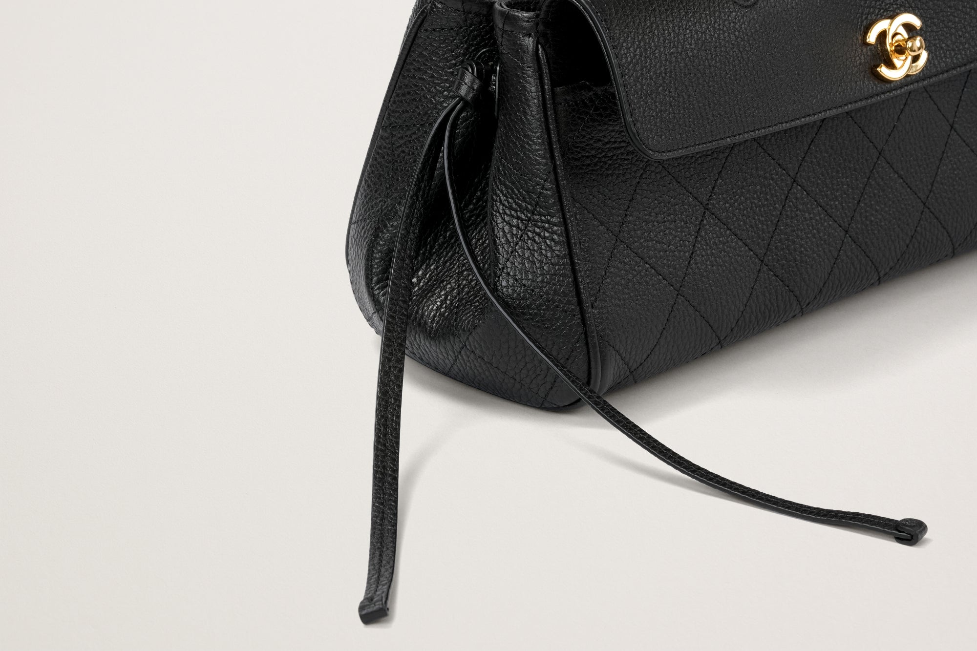 CHANEL シャネルスモール ショッピング バッグ