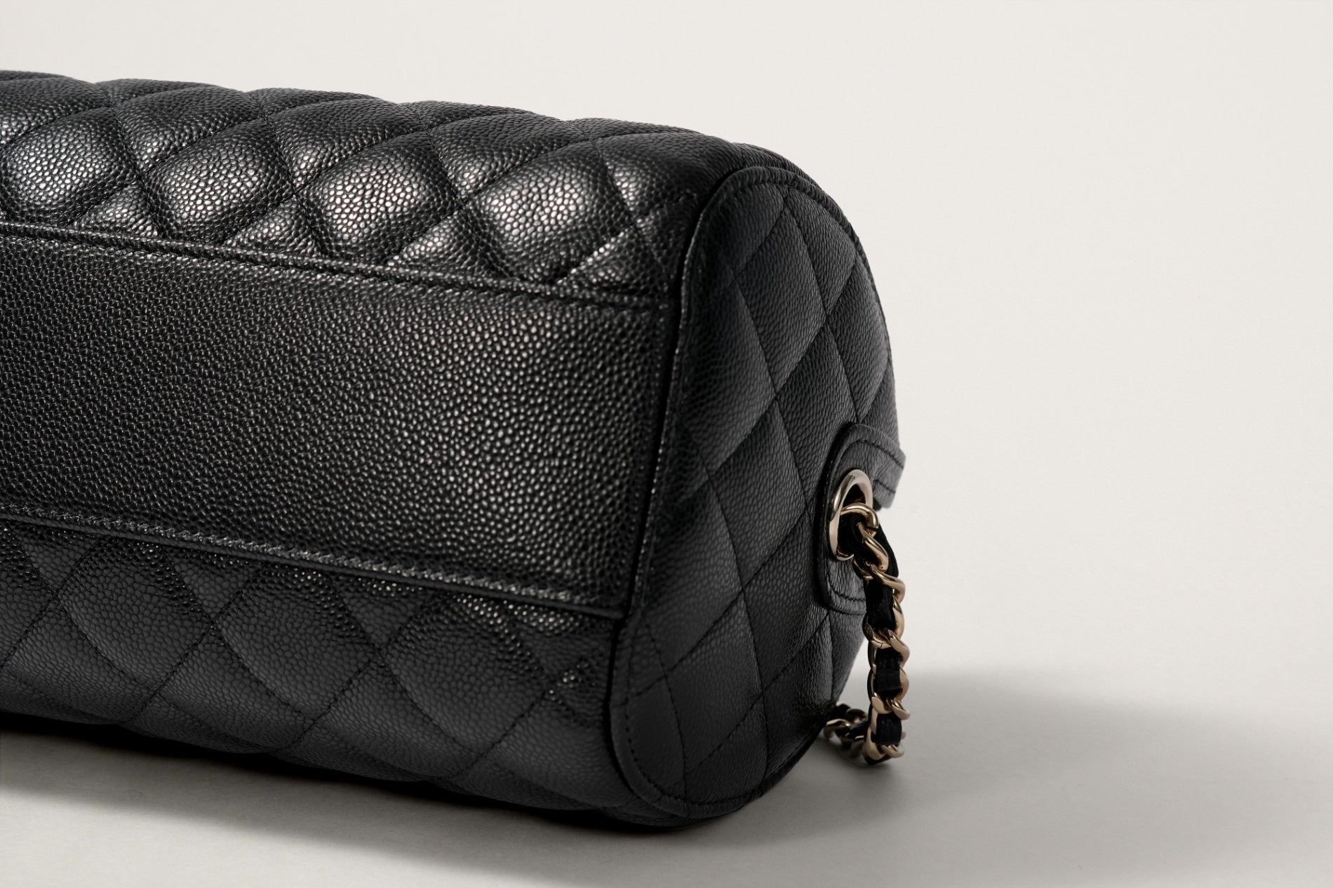 CHANEL シャネル チェーンショルダー