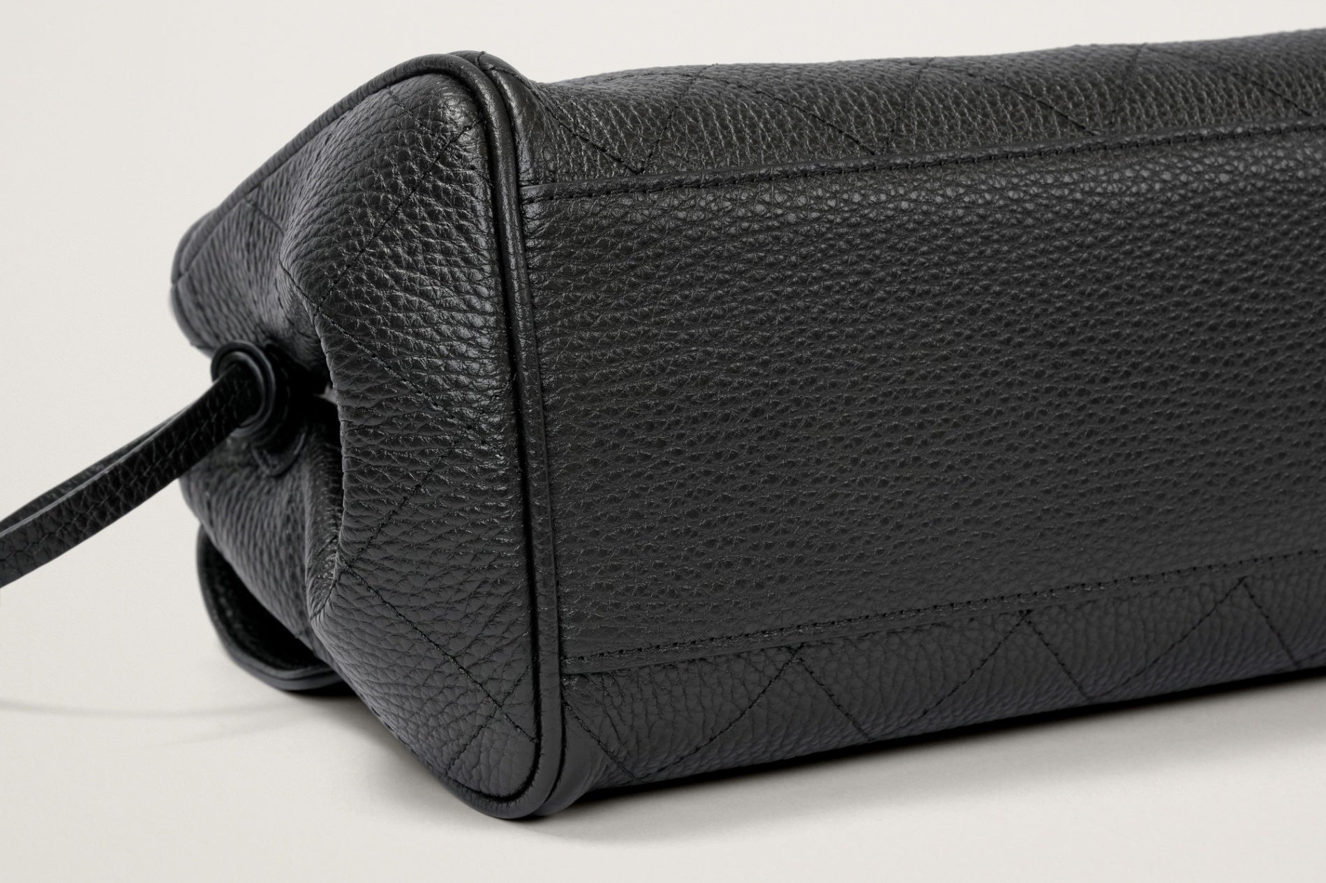 CHANEL シャネルスモール ショッピング バッグ