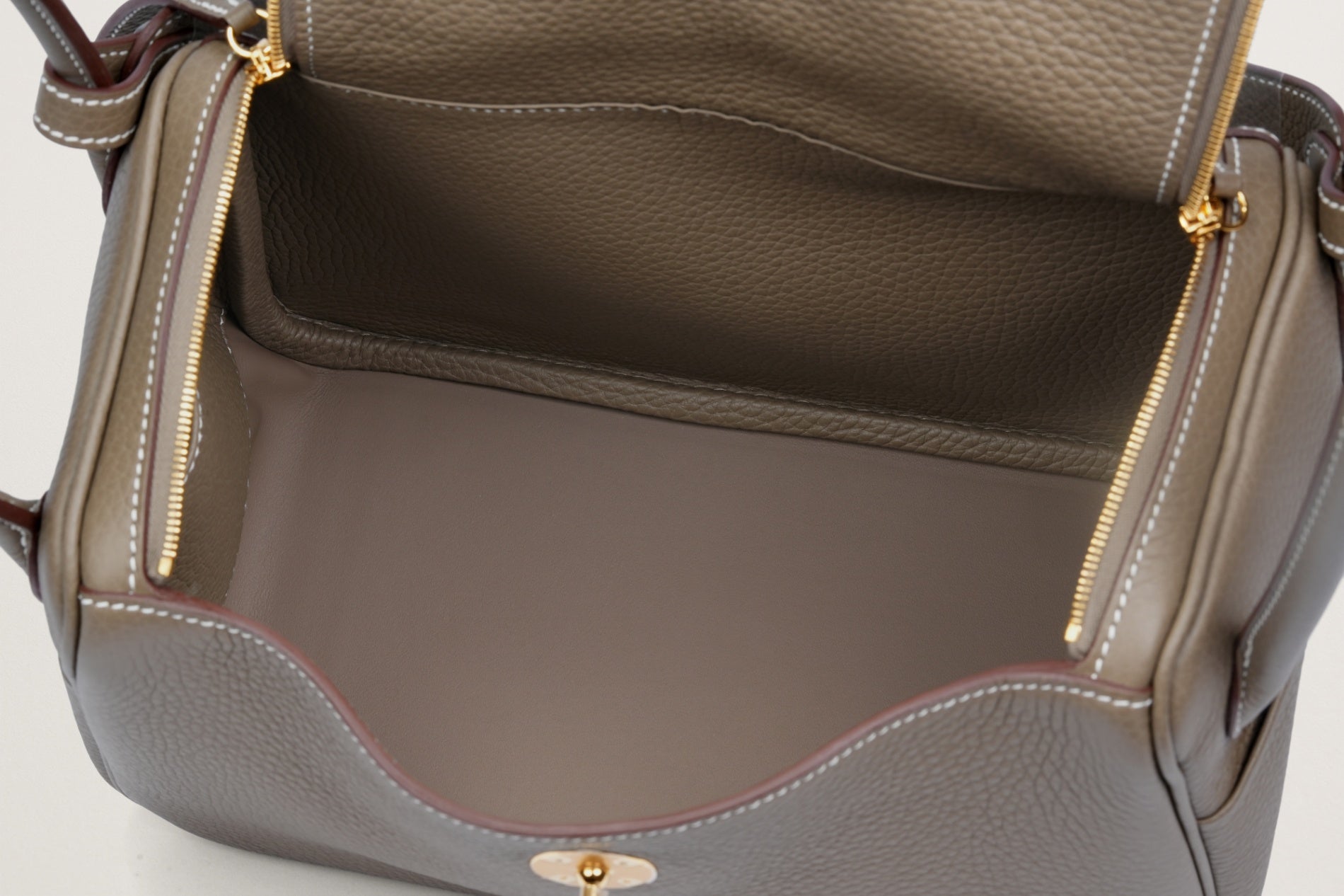 HERMES リンディ26 エトゥープ