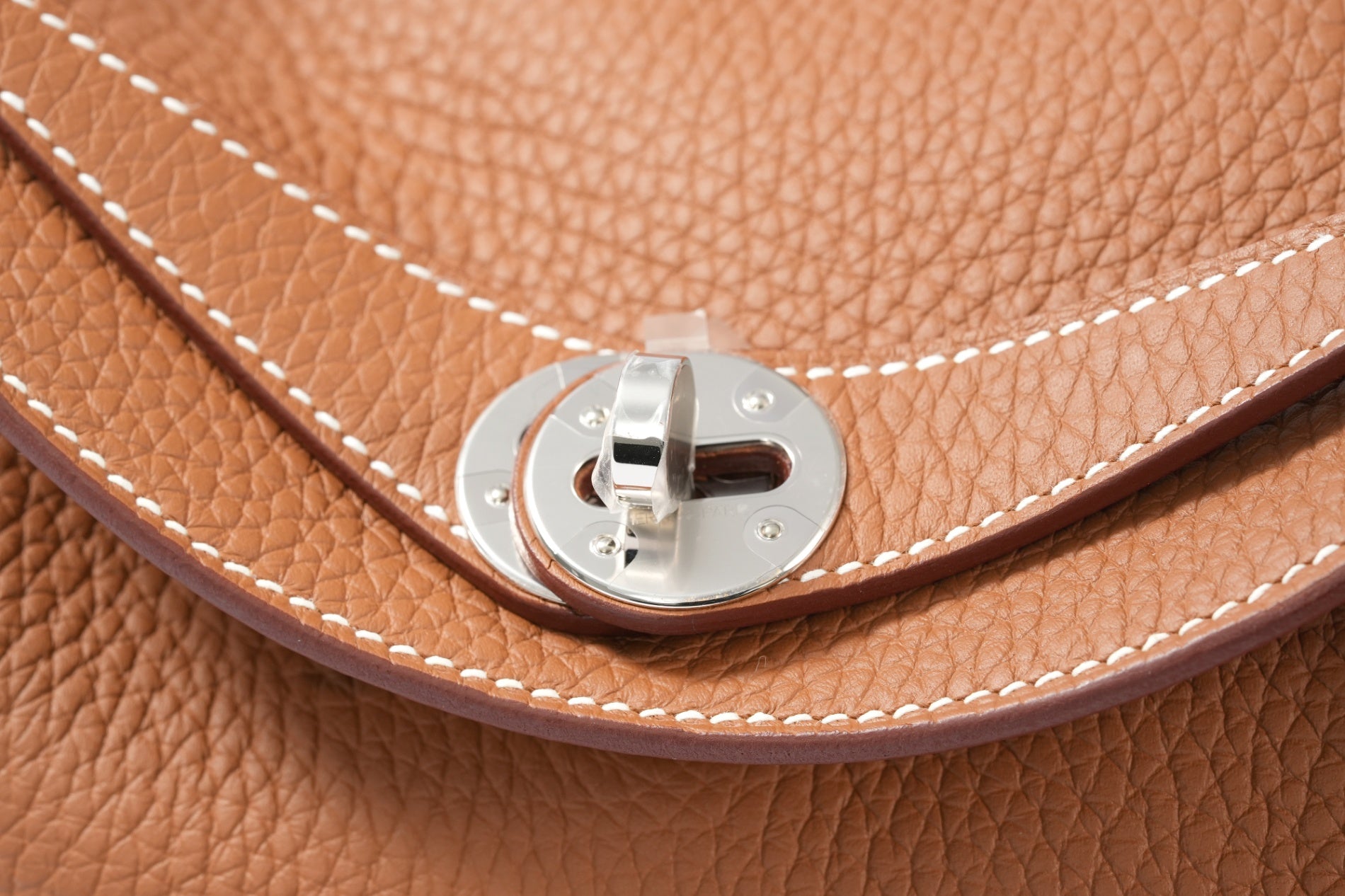 HERMES リンディ26 ゴールド