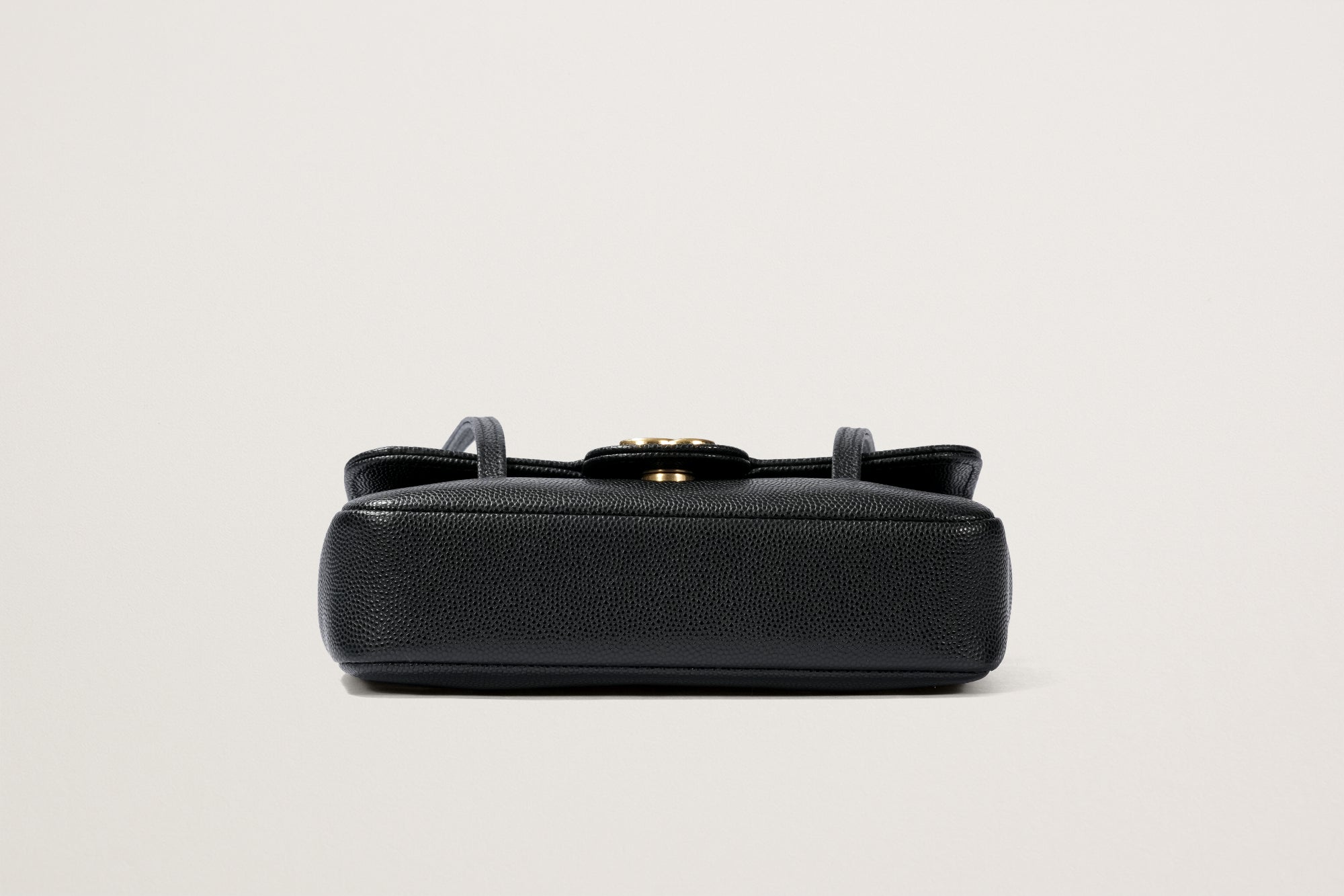 CHANEL ストラップ クラッチ バッグ – GINZA SATAKE