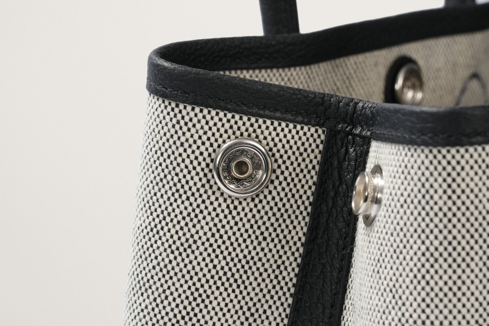 HERMES ネオ・ガーデン23 黒