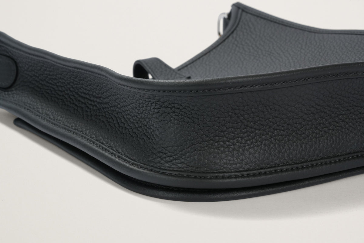 HERMES エヴリン23 黒