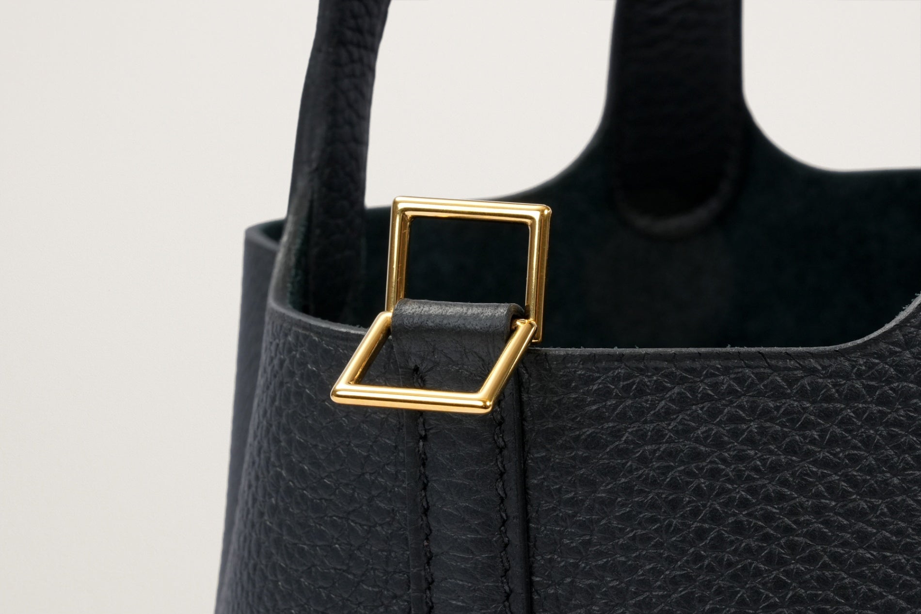HERMES ピコタンロック18 黒 – GINZA SATAKE