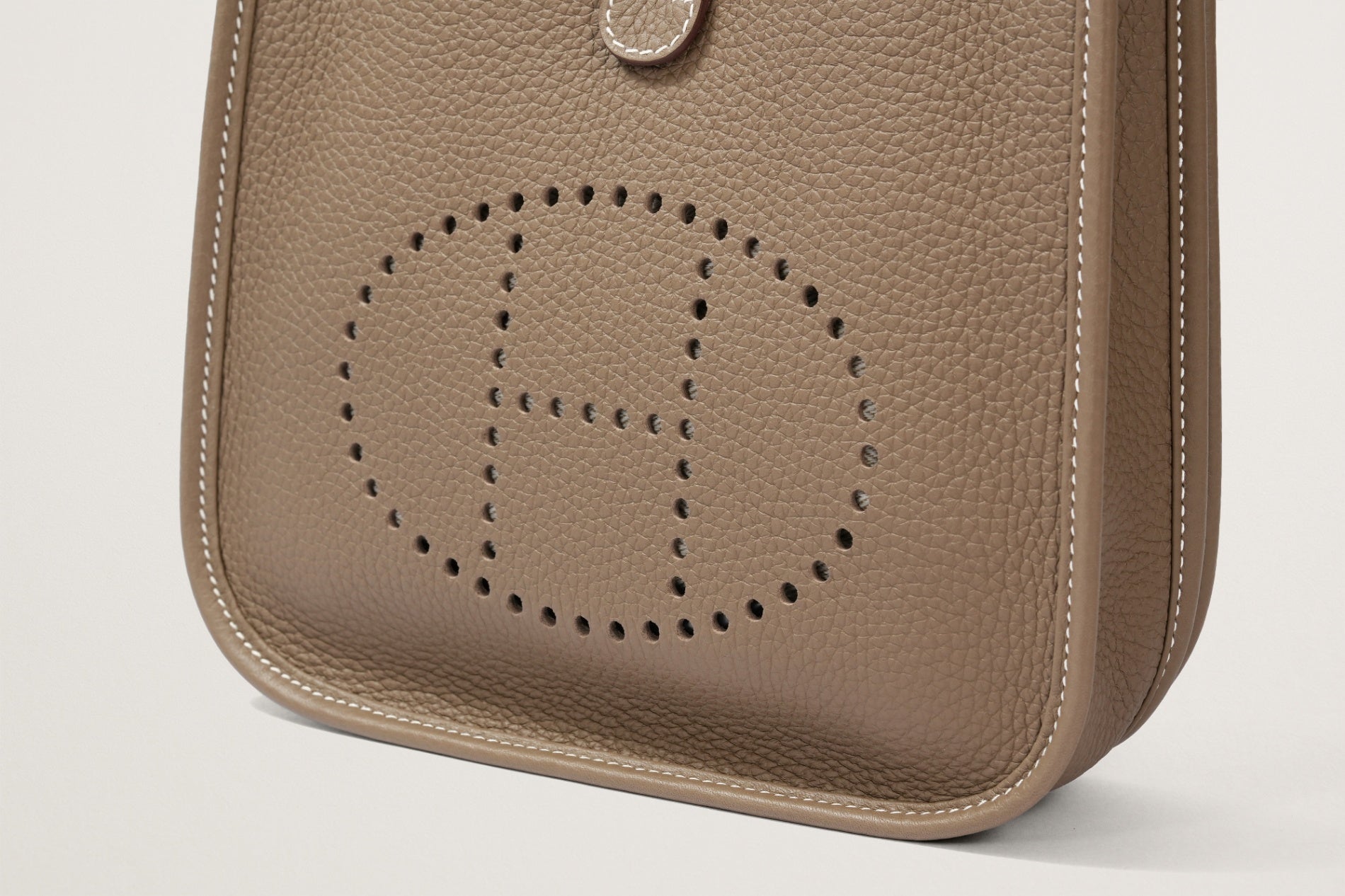 HERMES エヴリン23 エトゥープ
