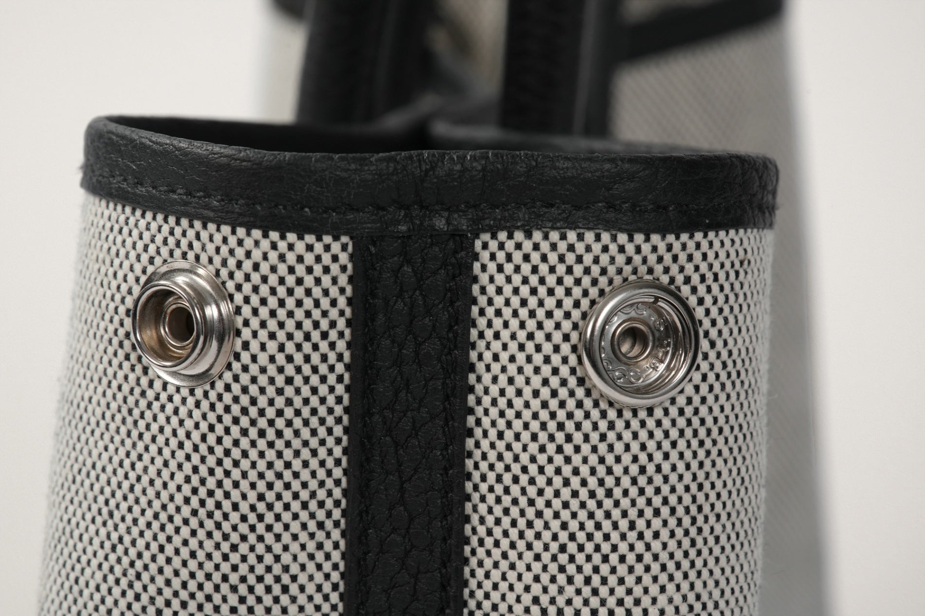 HERMES ネオ・ガーデン23 黒