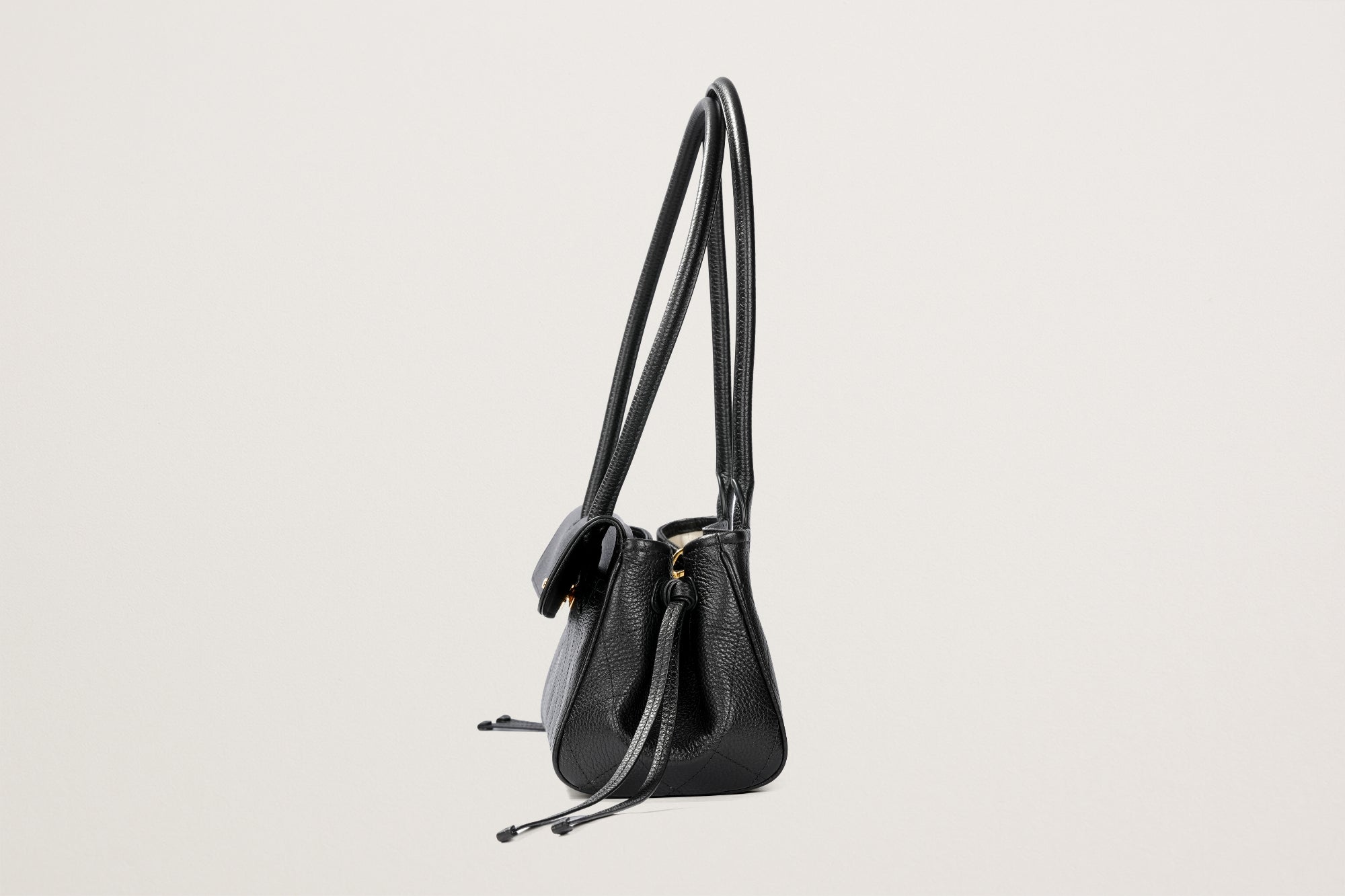 CHANEL シャネルスモール ショッピング バッグ – GINZA SATAKE