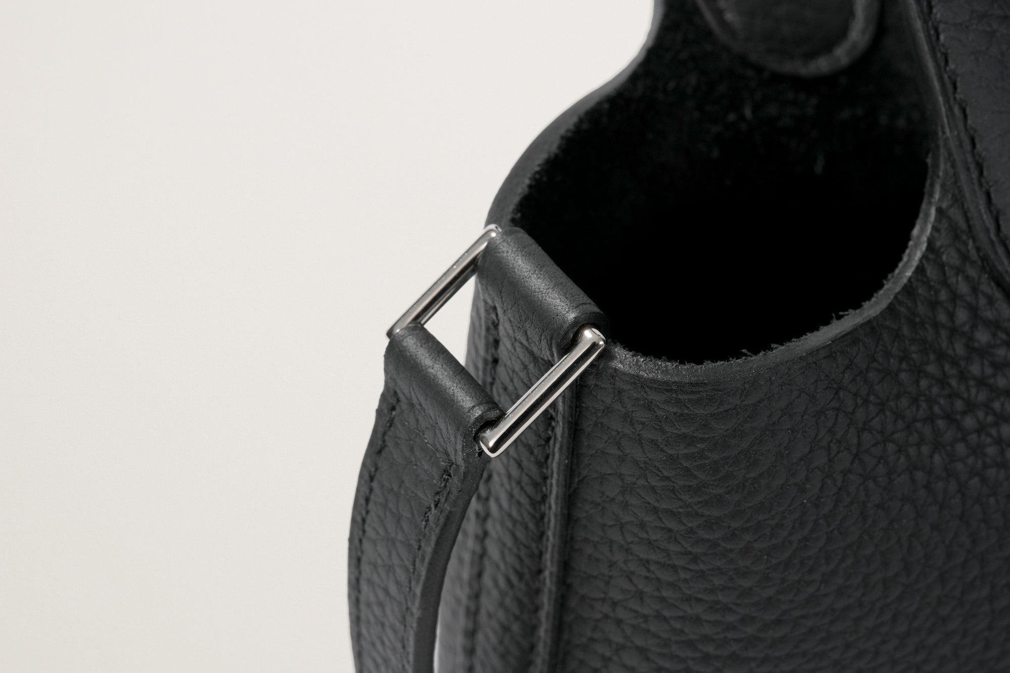 HERMES ピコタンロック18 黒