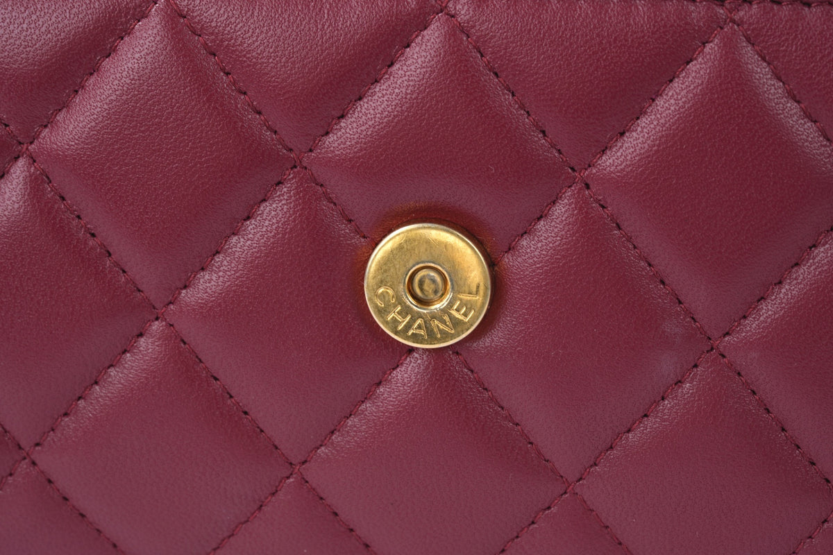 CHANEL 22B マトラッセ エナメル トップハンドル フラップバッグ