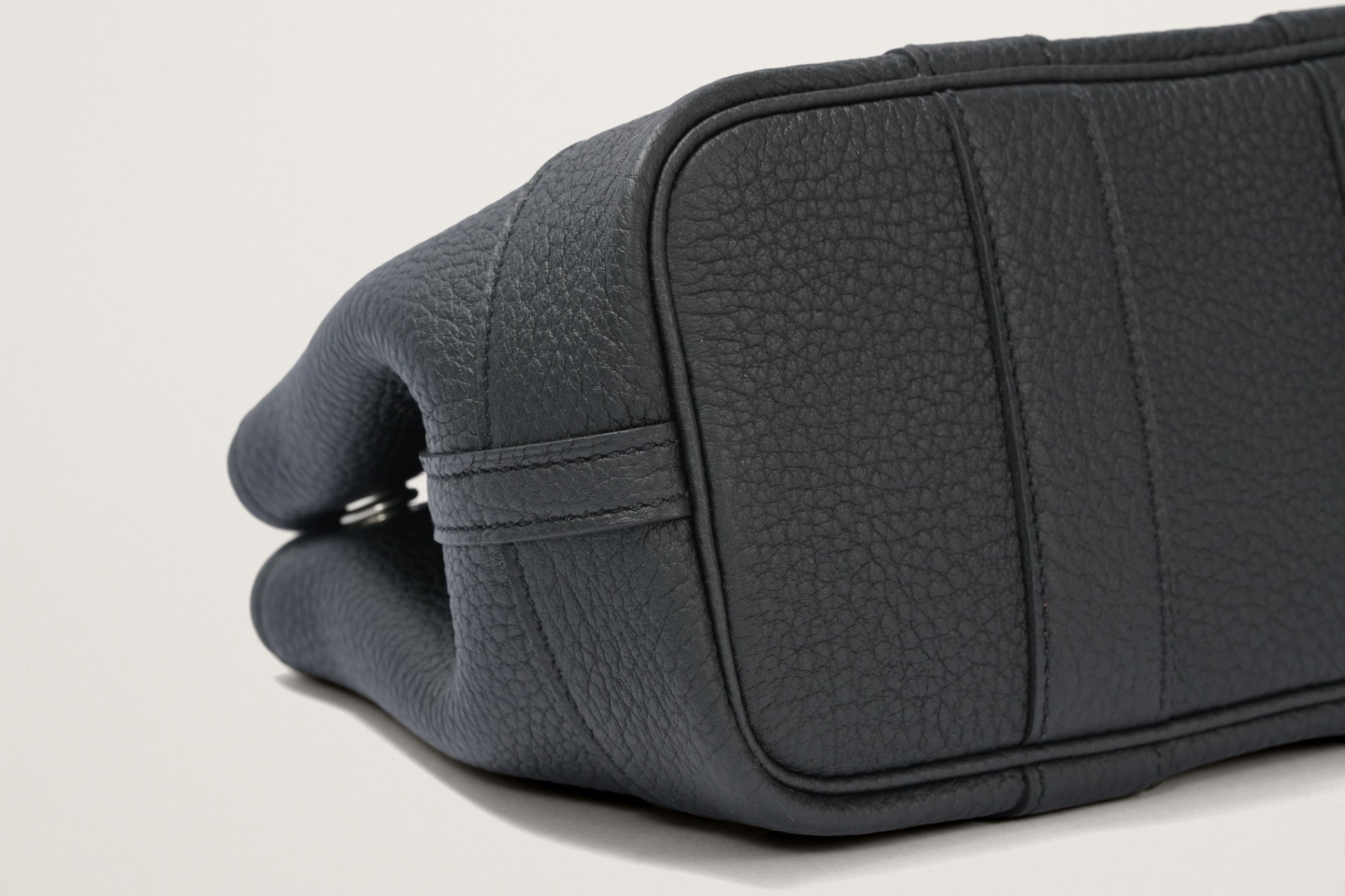 HERMES ネオガーデン23 黒