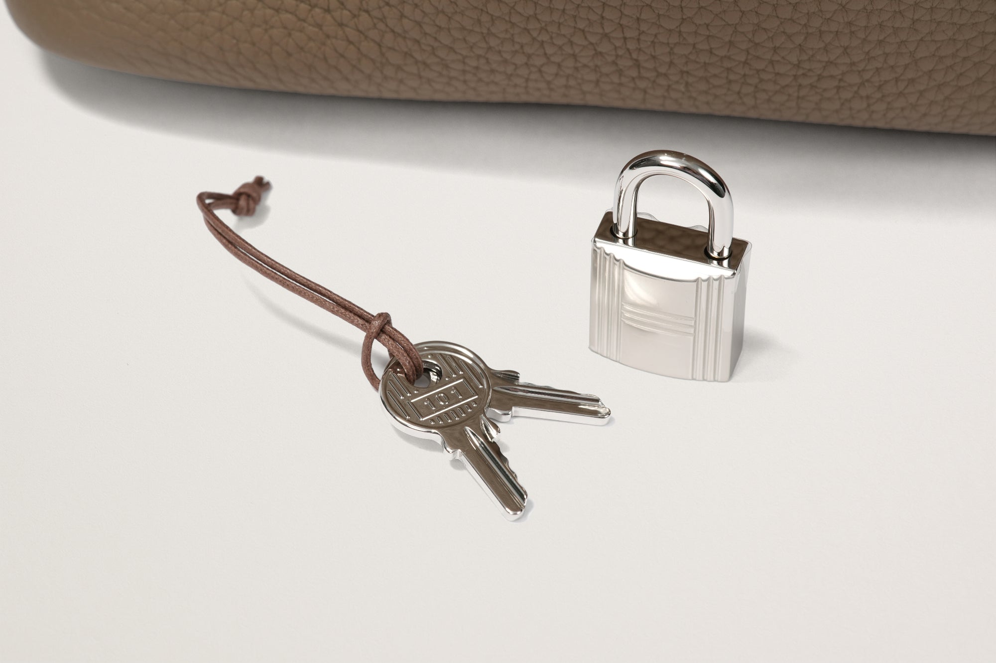 HERMES ピコタンロック18 エトゥープ