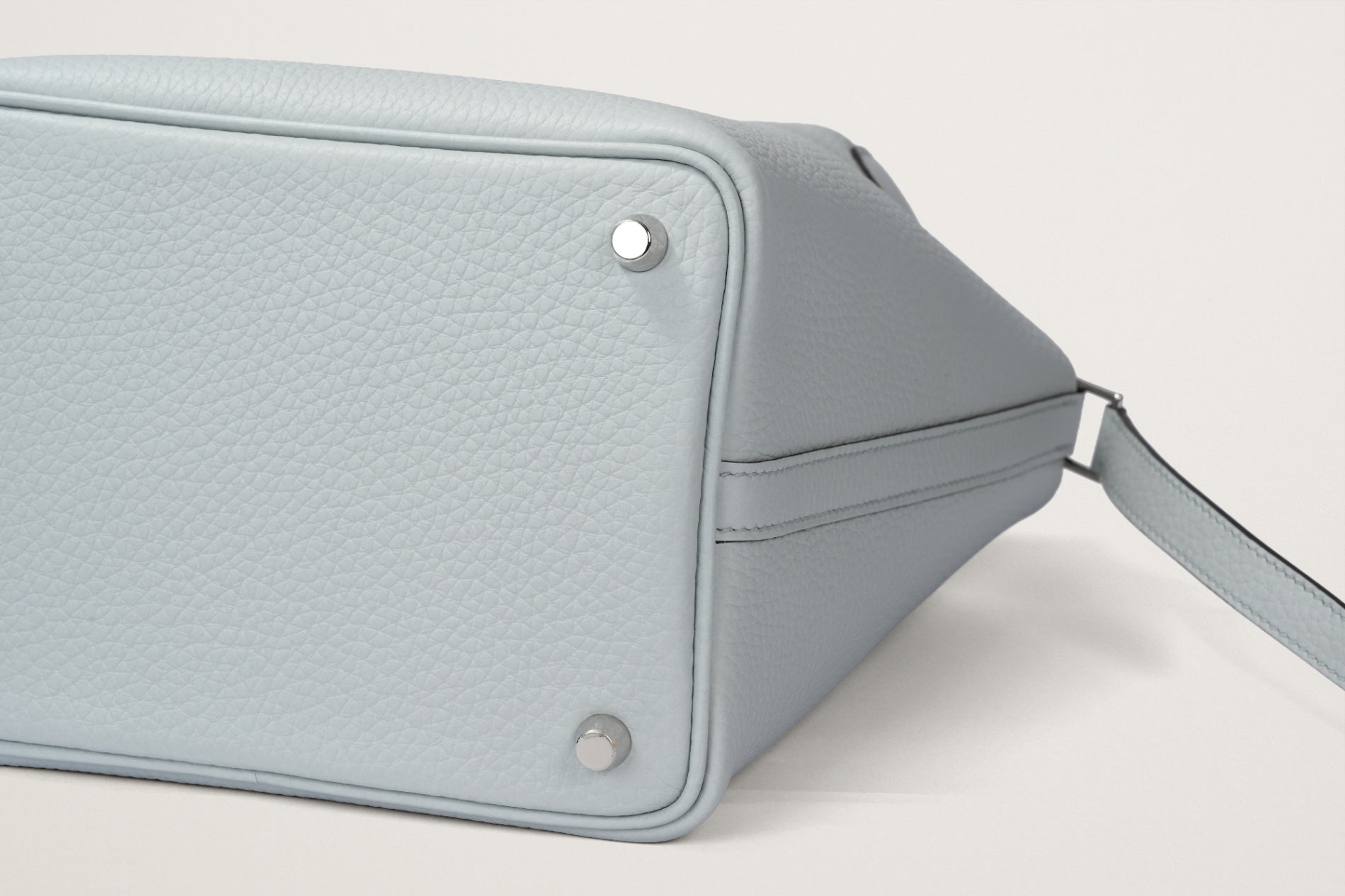 HERMES ピコタンロック18 ブルーペール