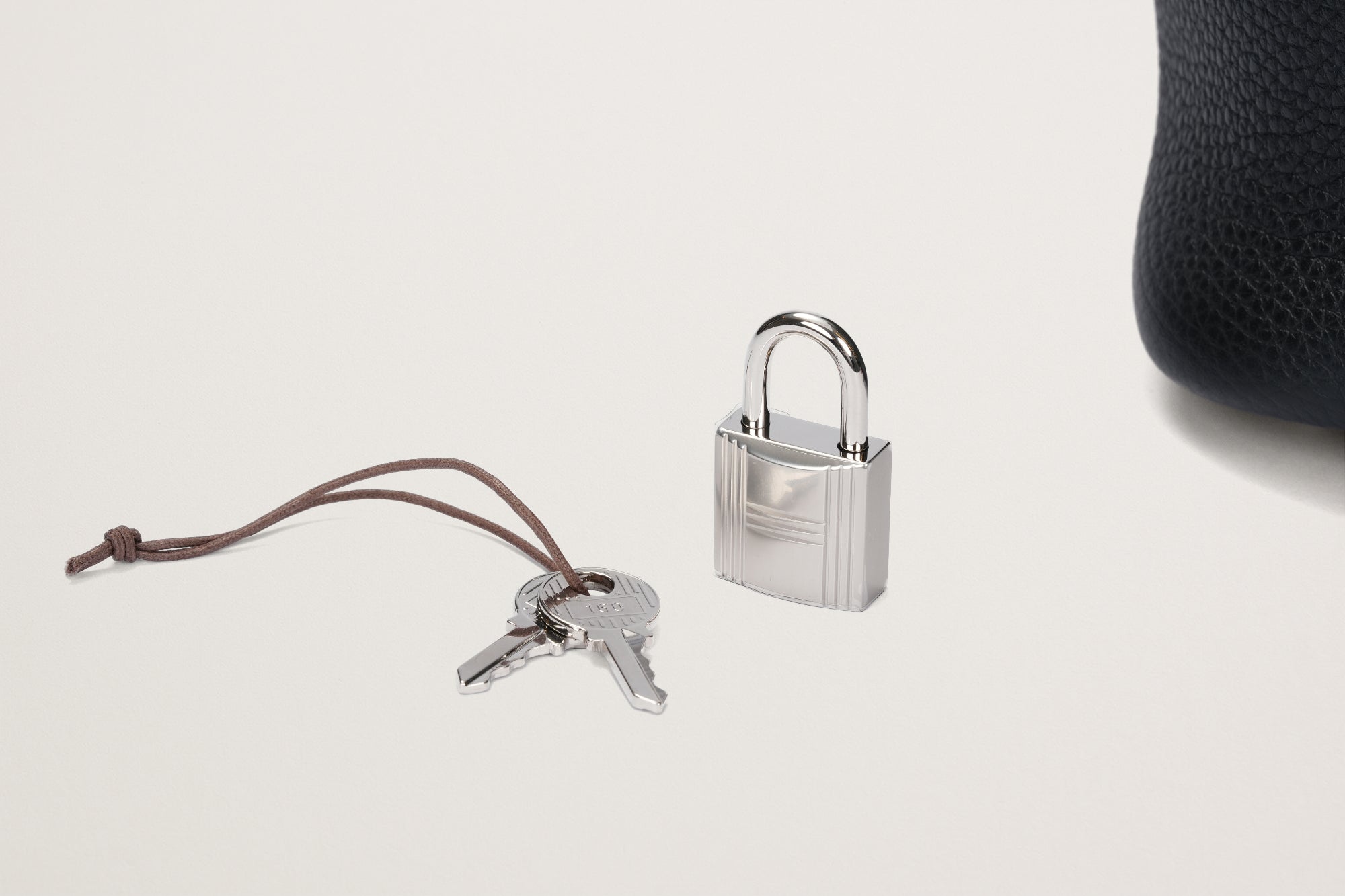 HERMES ピコタンロック18 黒