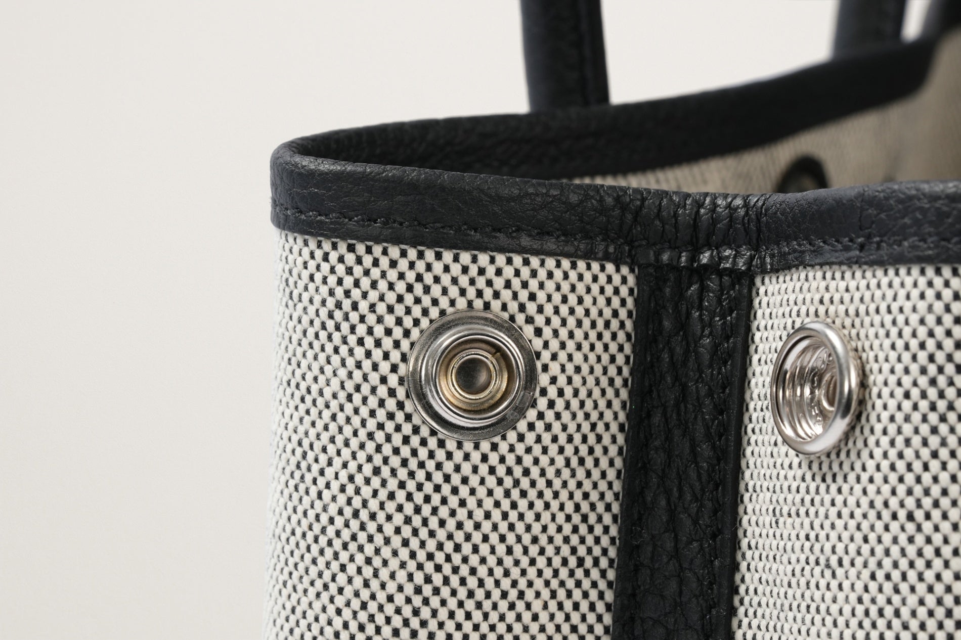 HERMES ネオ・ガーデン23 黒