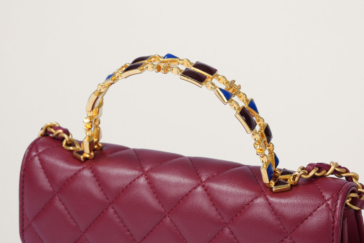 CHANEL 22B マトラッセ エナメル トップハンドル フラップバッグ