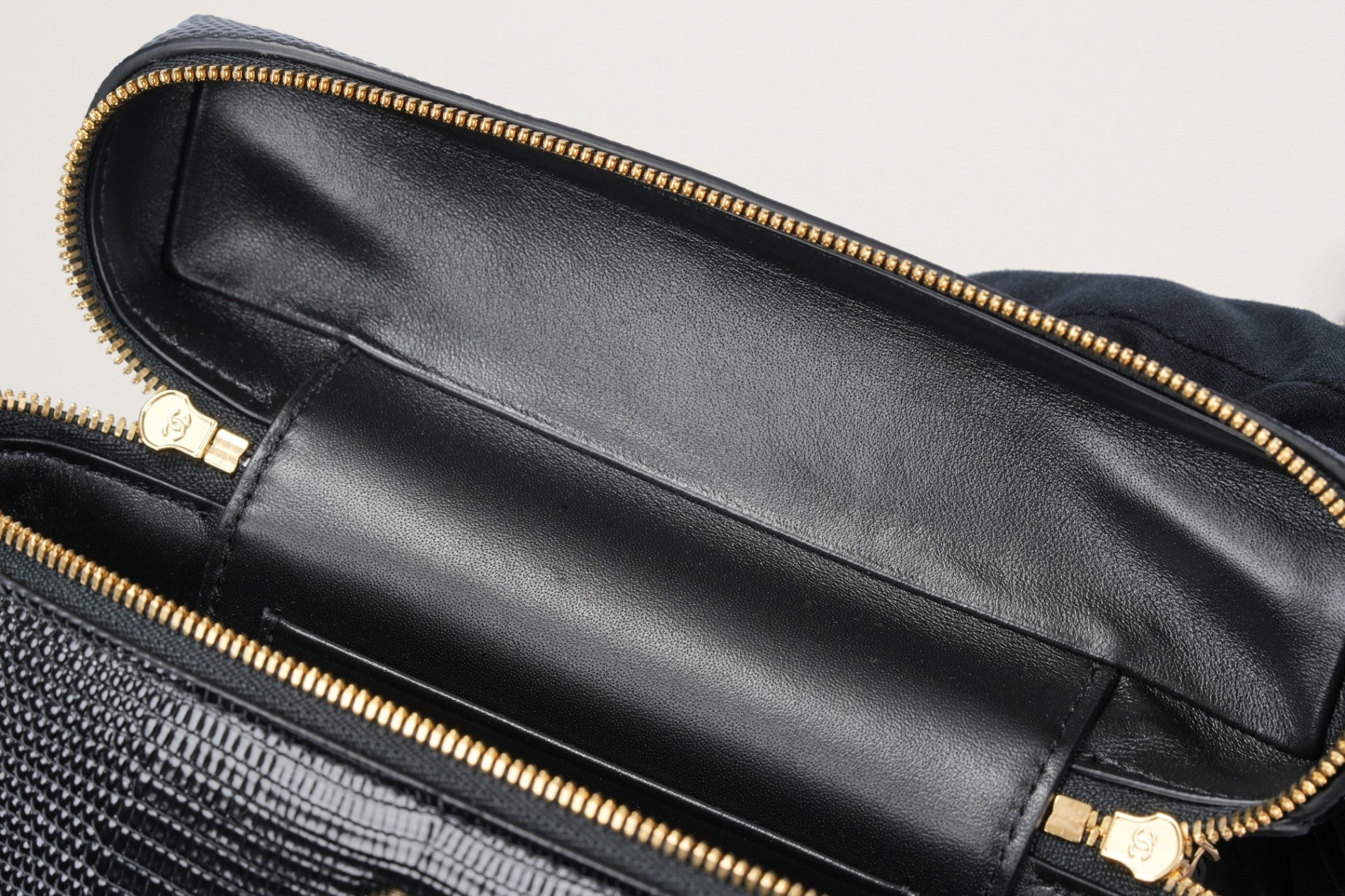 CHANEL マトラッセ スモールヴァニティケース