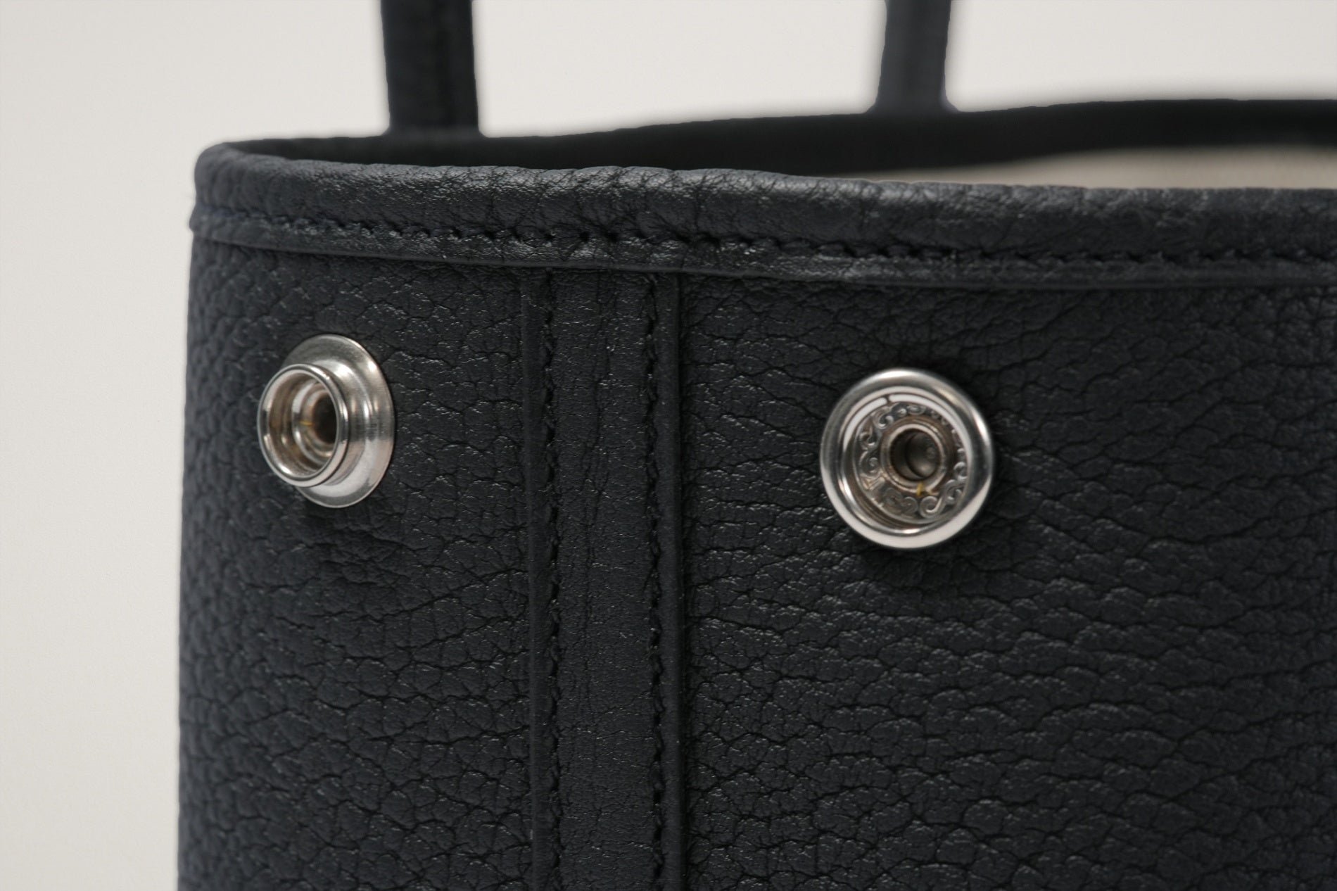 HERMES ネオ・ガーデン23 黒