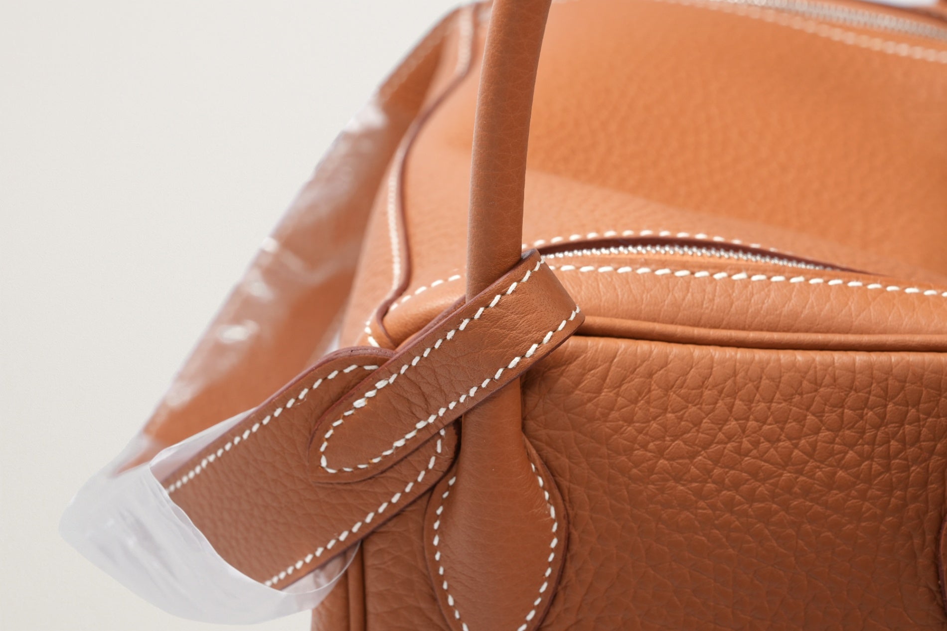 HERMES リンディ26 ゴールド