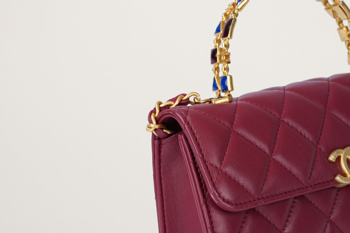 CHANEL 22B マトラッセ エナメル トップハンドル フラップバッグ