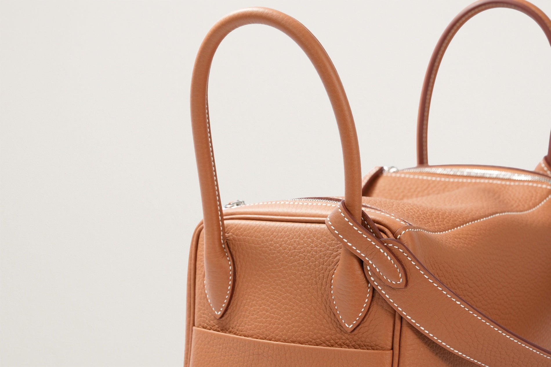 HERMES リンディ26 ゴールド
