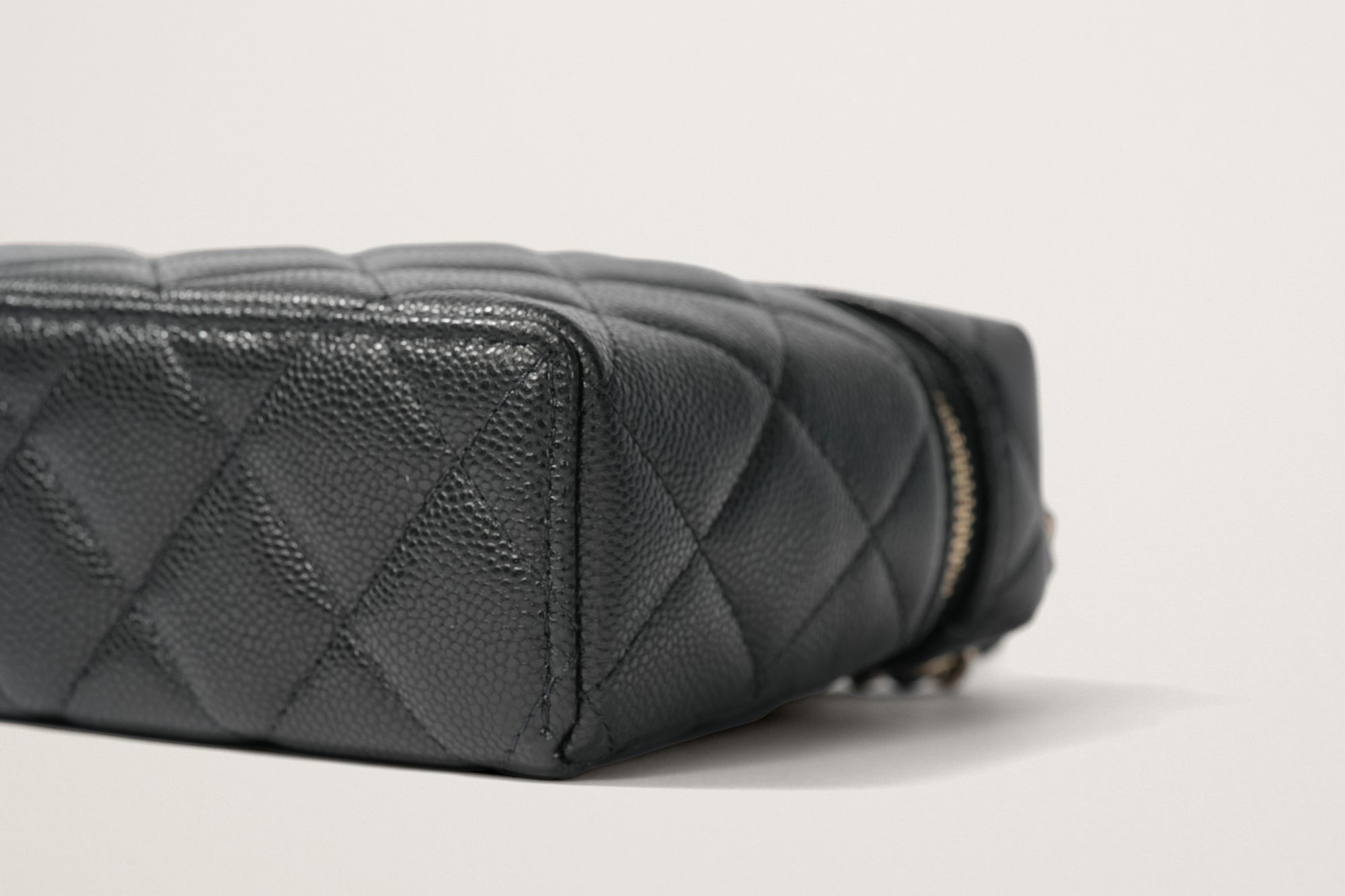 CHANEL マトラッセ スモールヴァニティケース