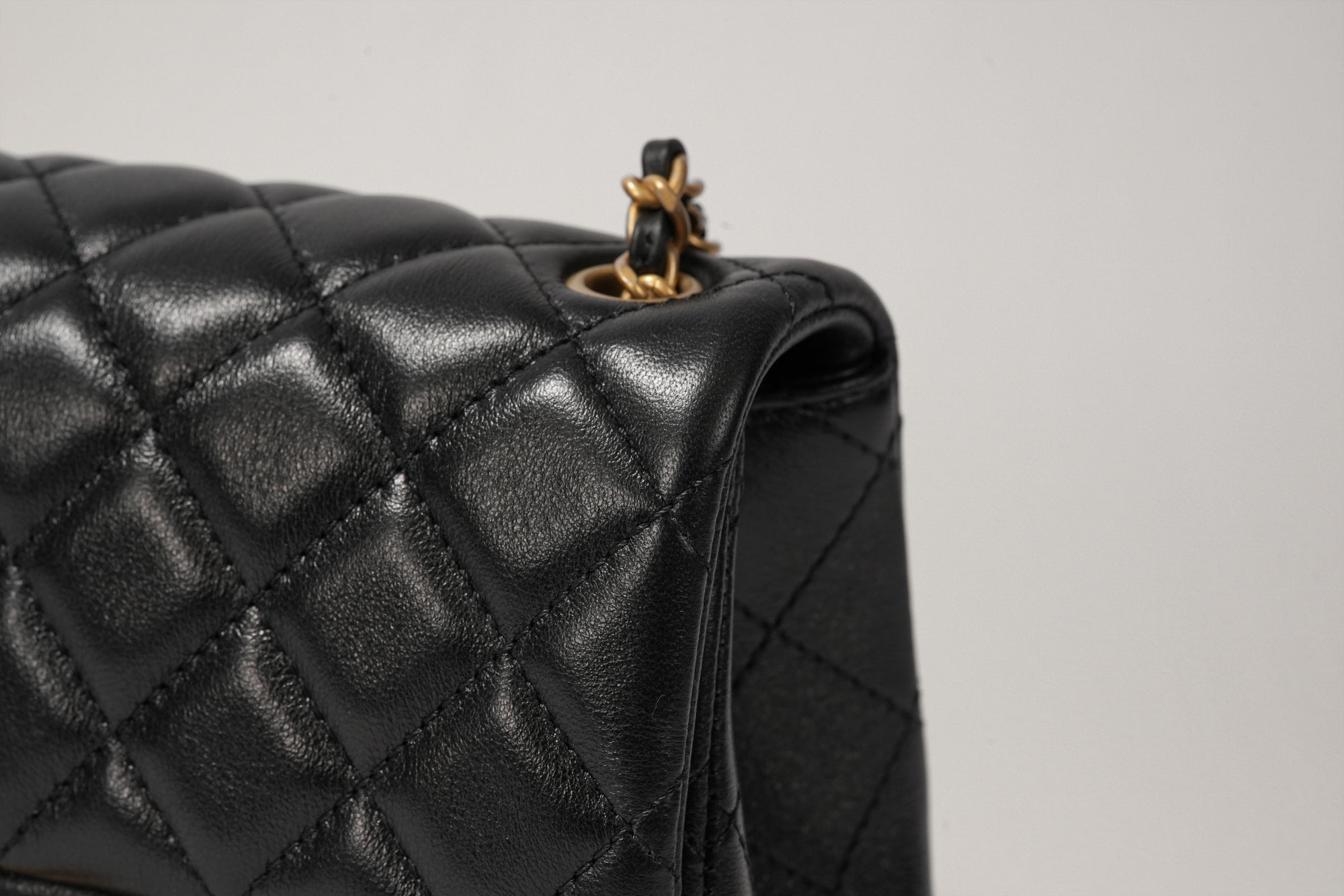 CHANEL マトラッセ ミニ ココボール チェーンショルダーバッグ – GINZA