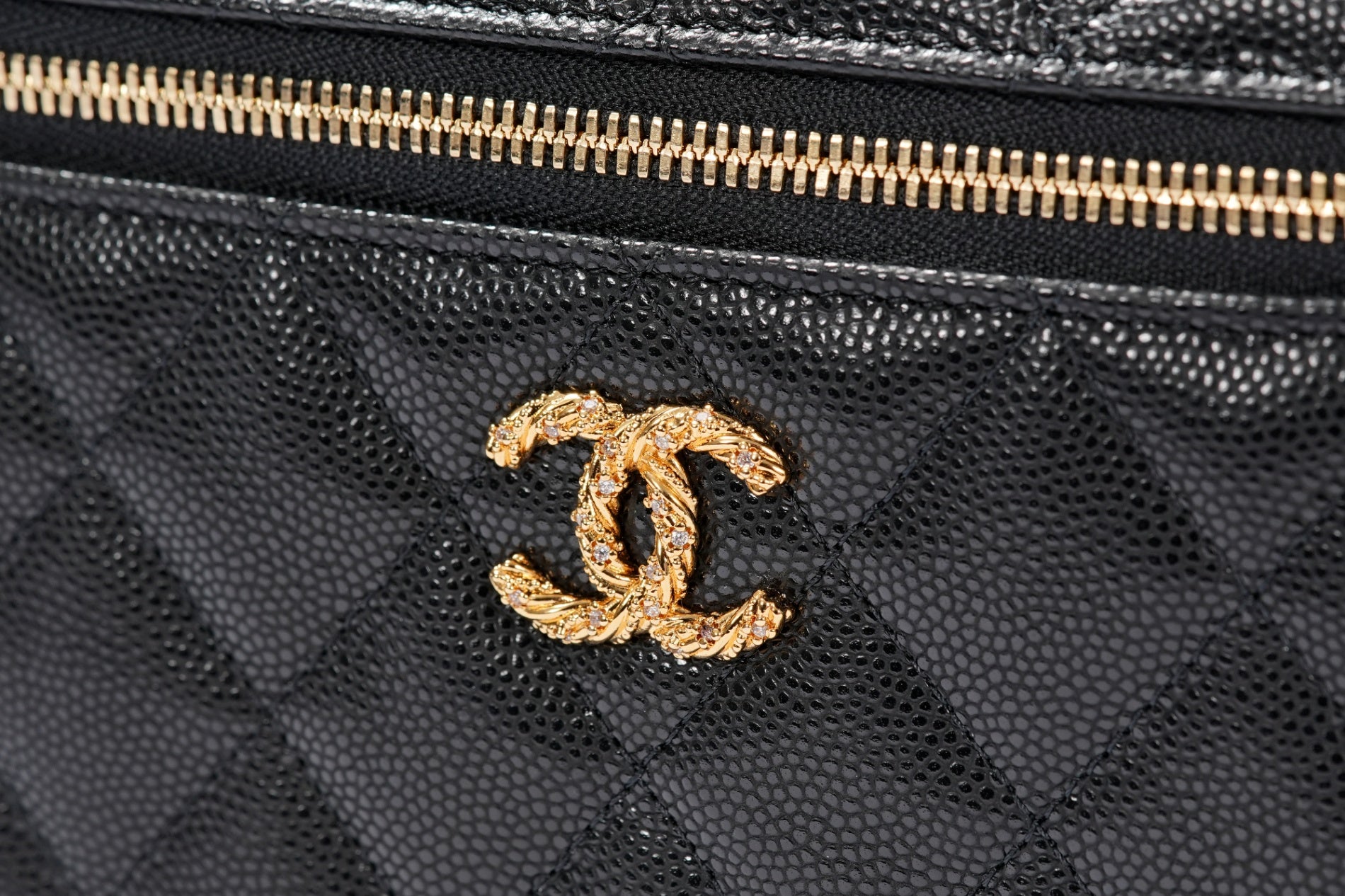 CHANEL マトラッセ スモールヴァニティケース – GINZA SATAKE