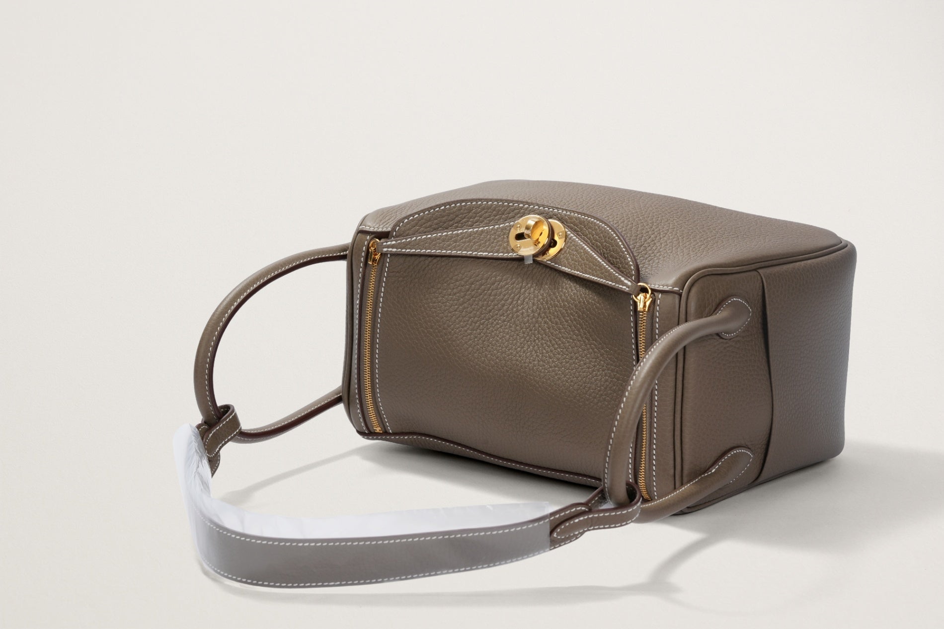 HERMES リンディ26 エトゥープ