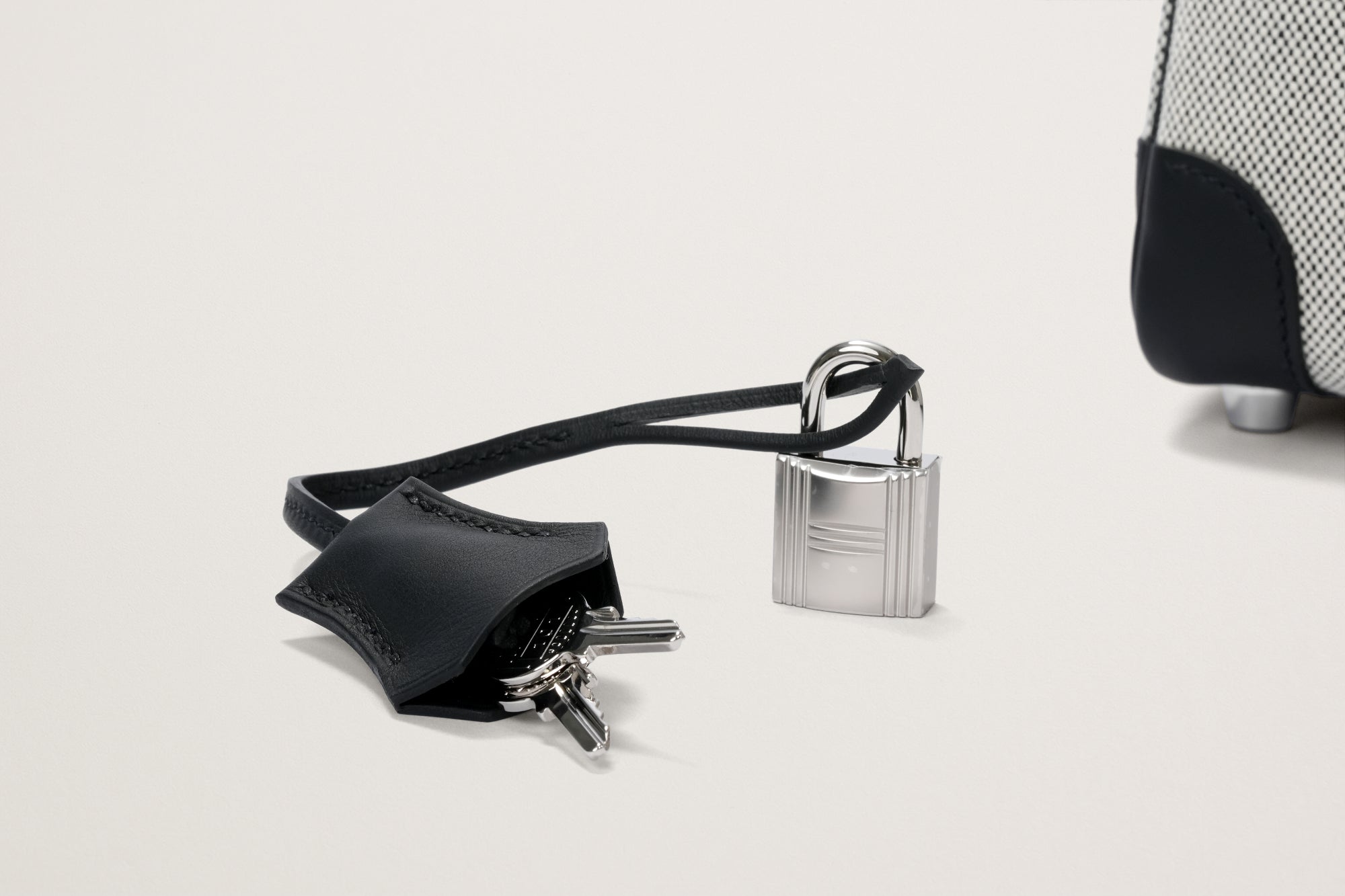 HERMES バーキン25 黒/エクリュ