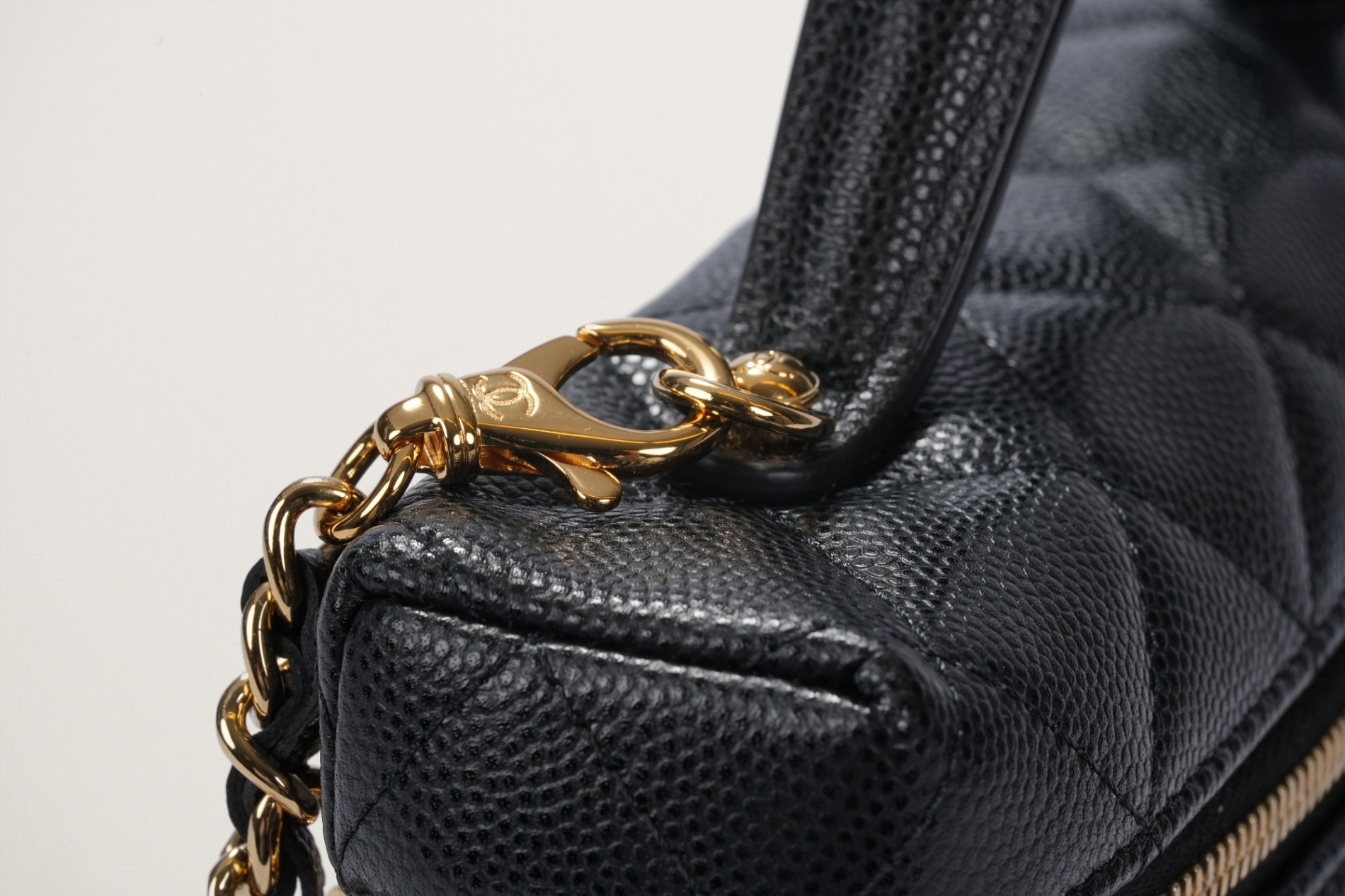CHANEL マトラッセ スモールヴァニティケース