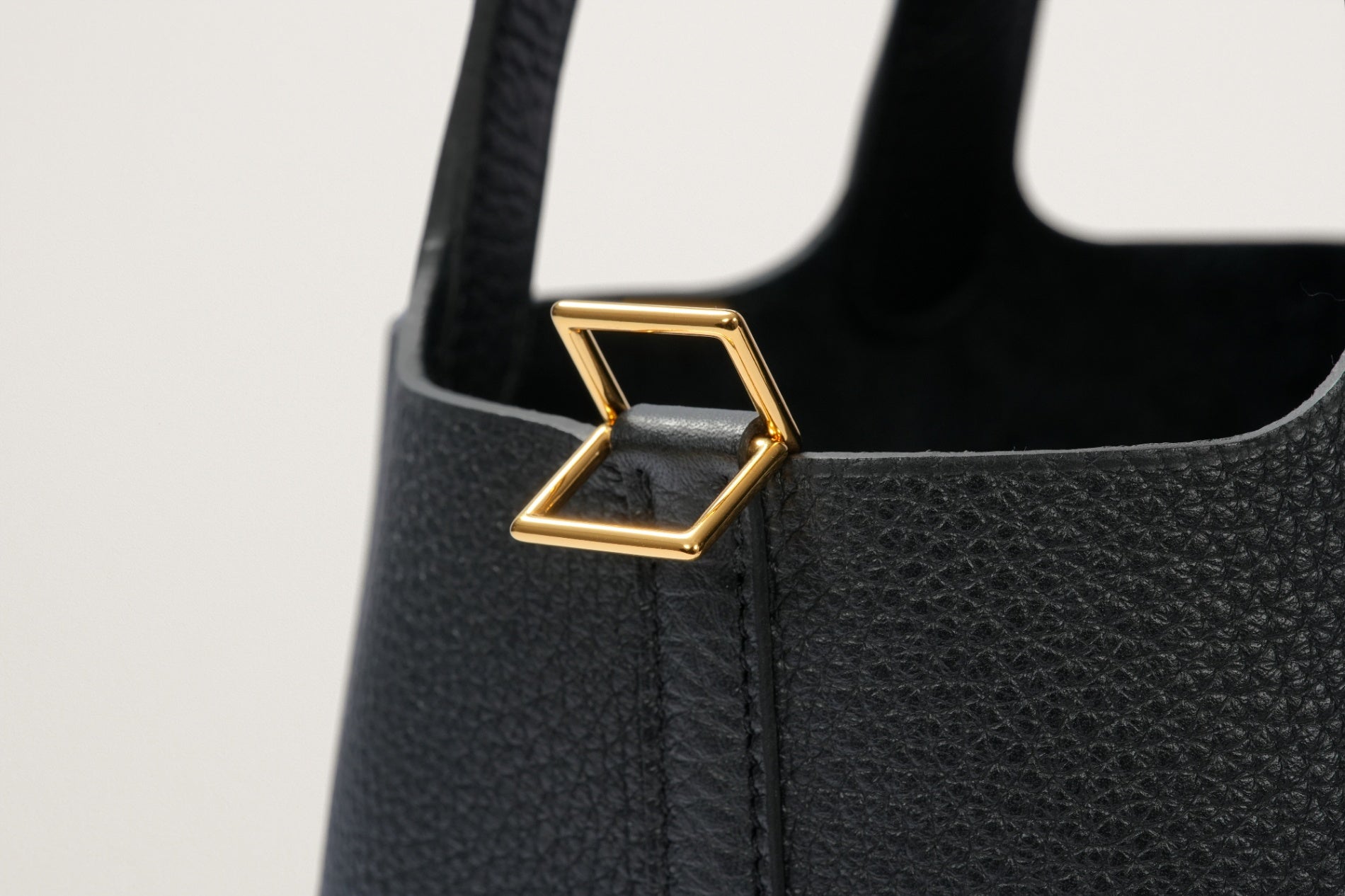 HERMES ピコタンロック18 黒